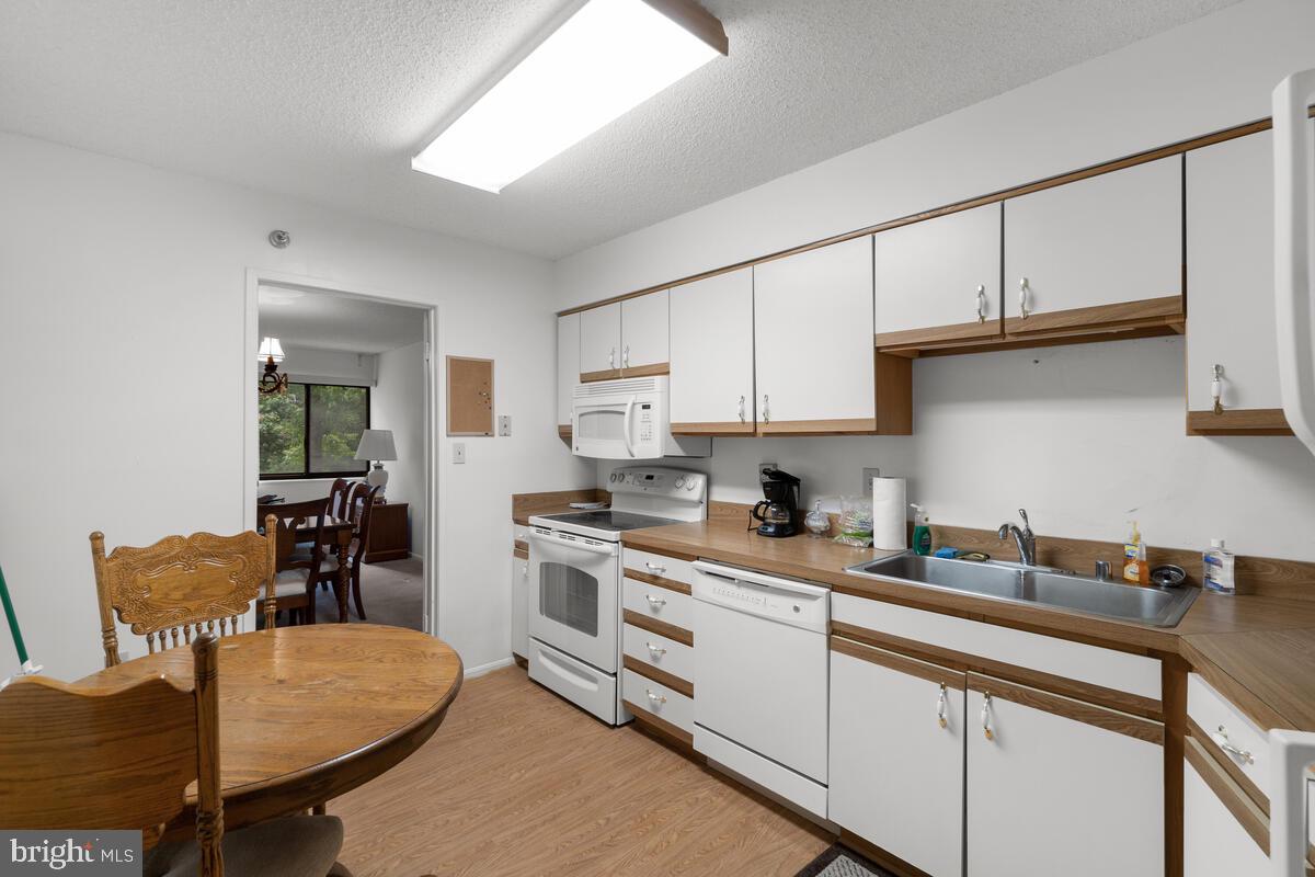 GREENS AT LEISURE WORLD - Residential