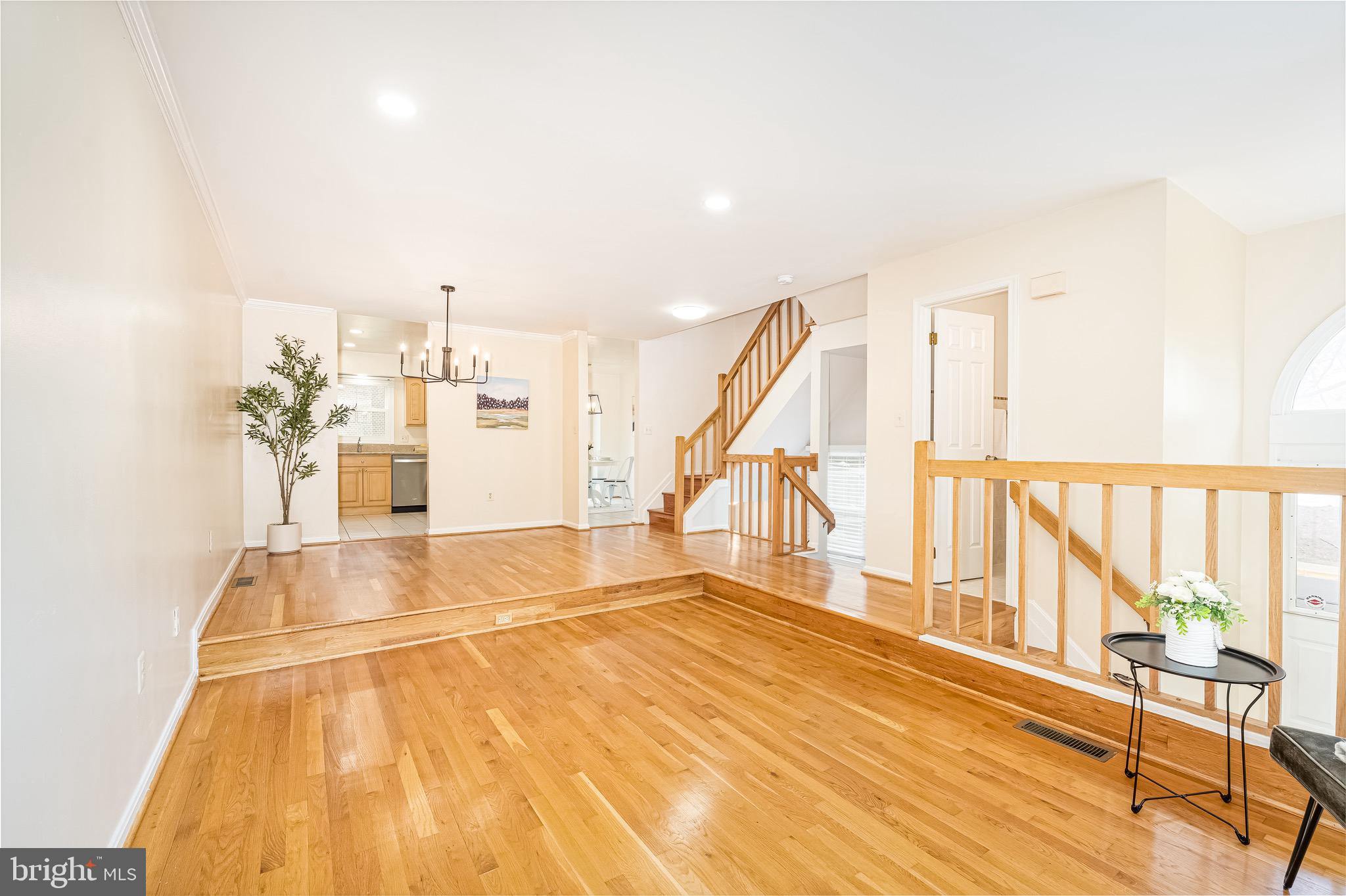 1501 TEMPLETON PLACE