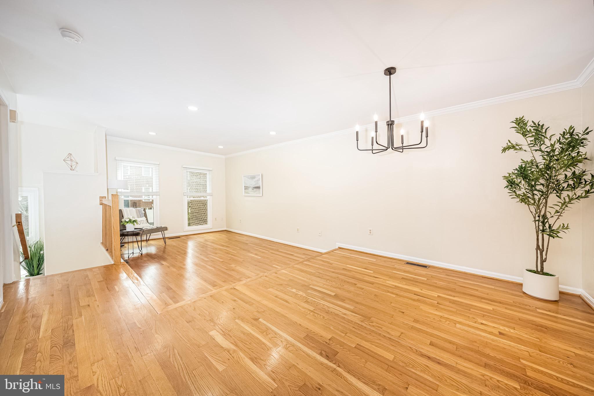 1501 TEMPLETON PLACE