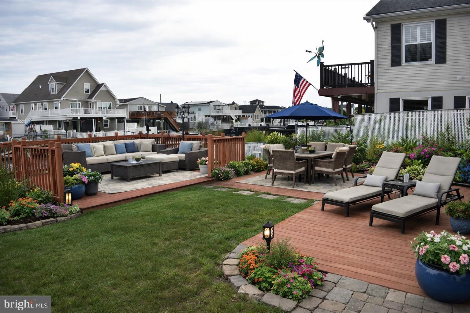 MYSTIC ISLAND - Residential