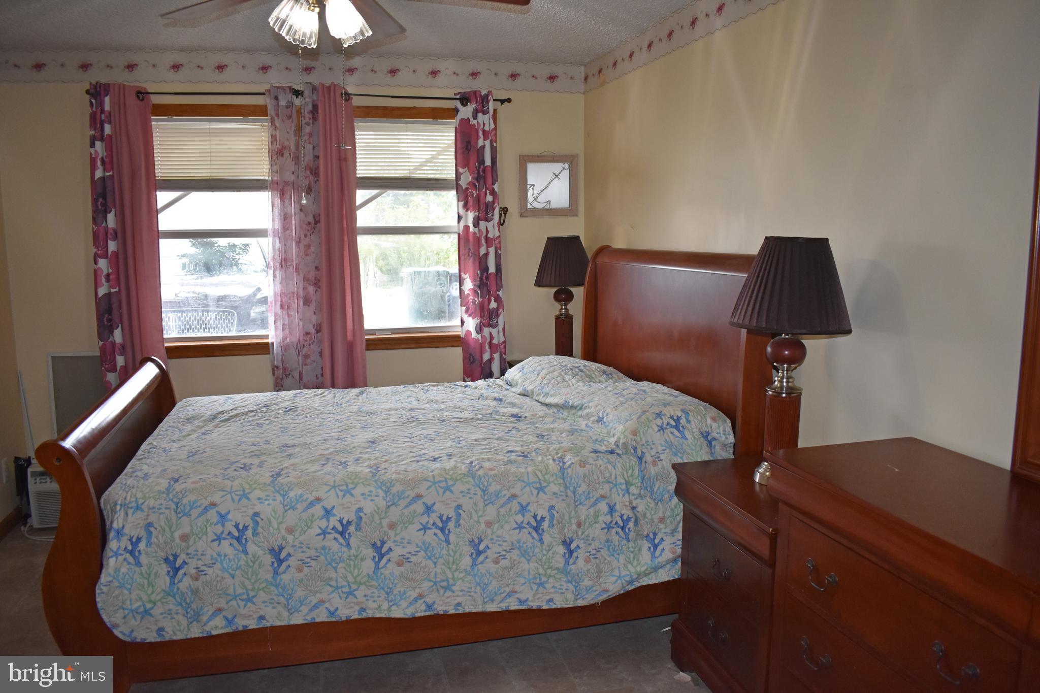 MYSTIC ISLAND - Residential