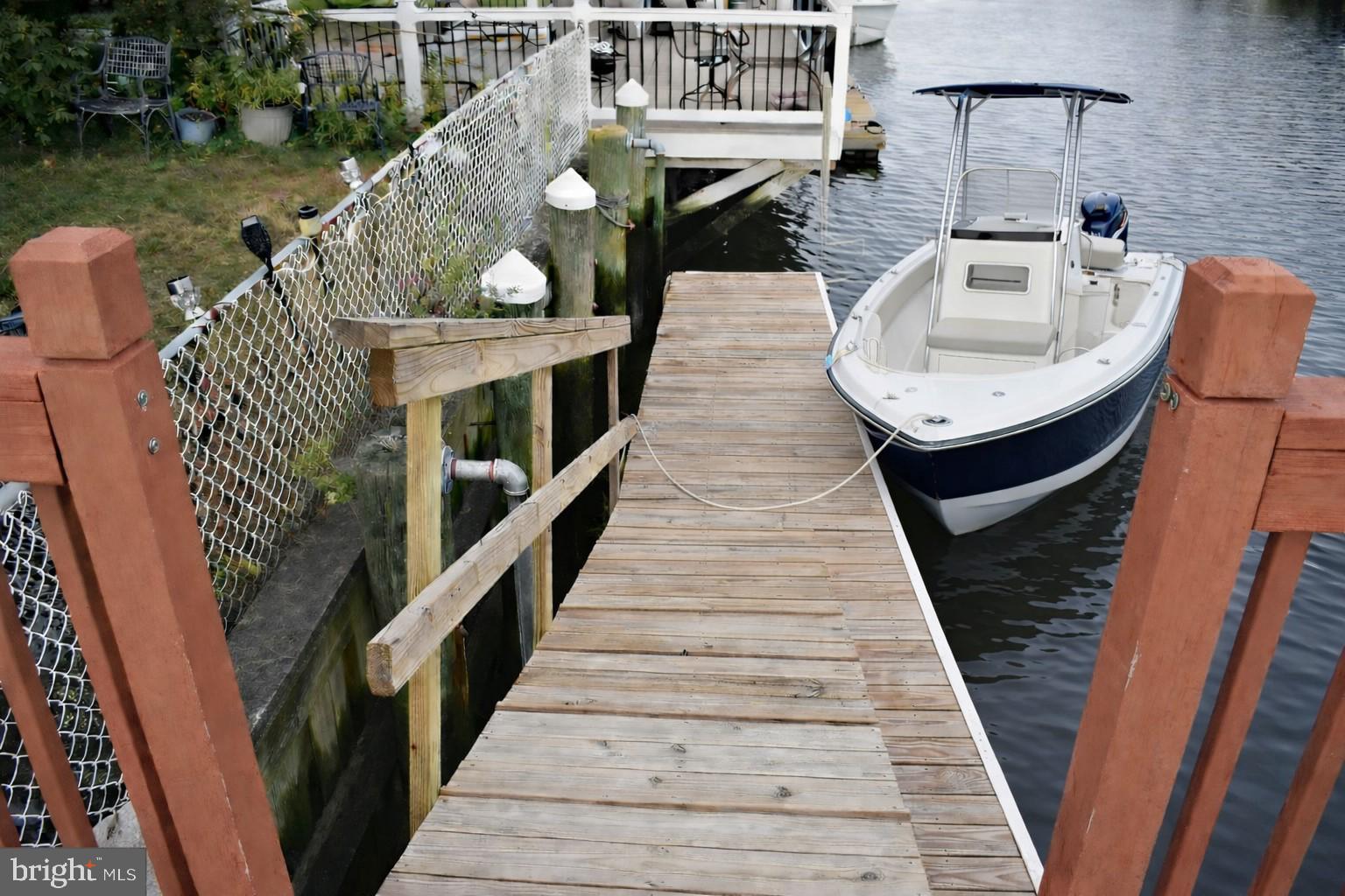 MYSTIC ISLAND - Residential