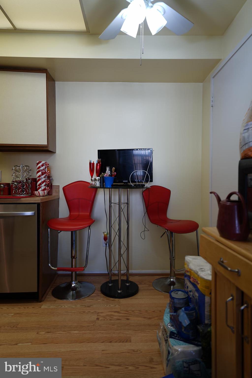 PINES CONDO 01 - Residential