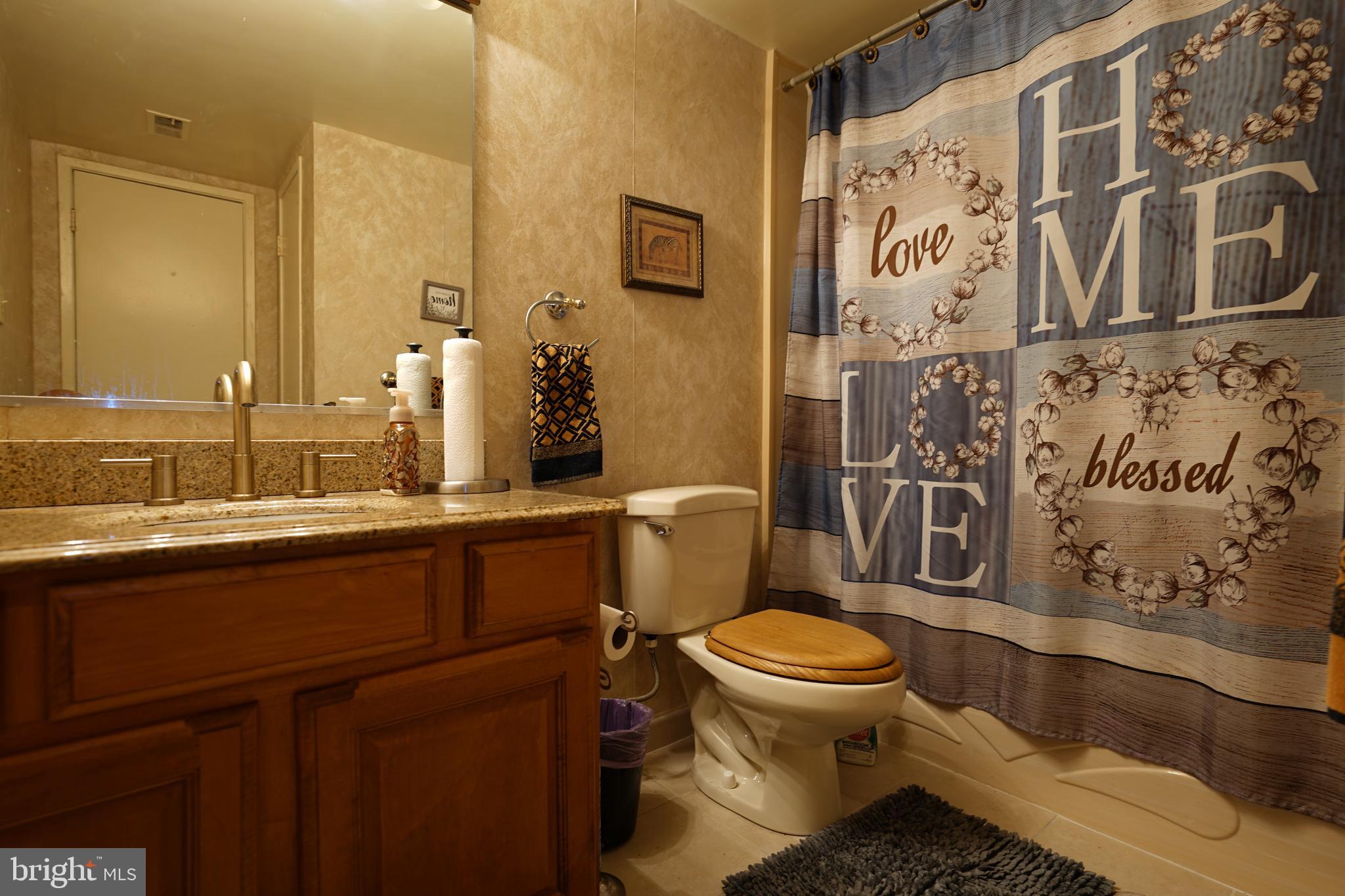 PINES CONDO 01 - Residential