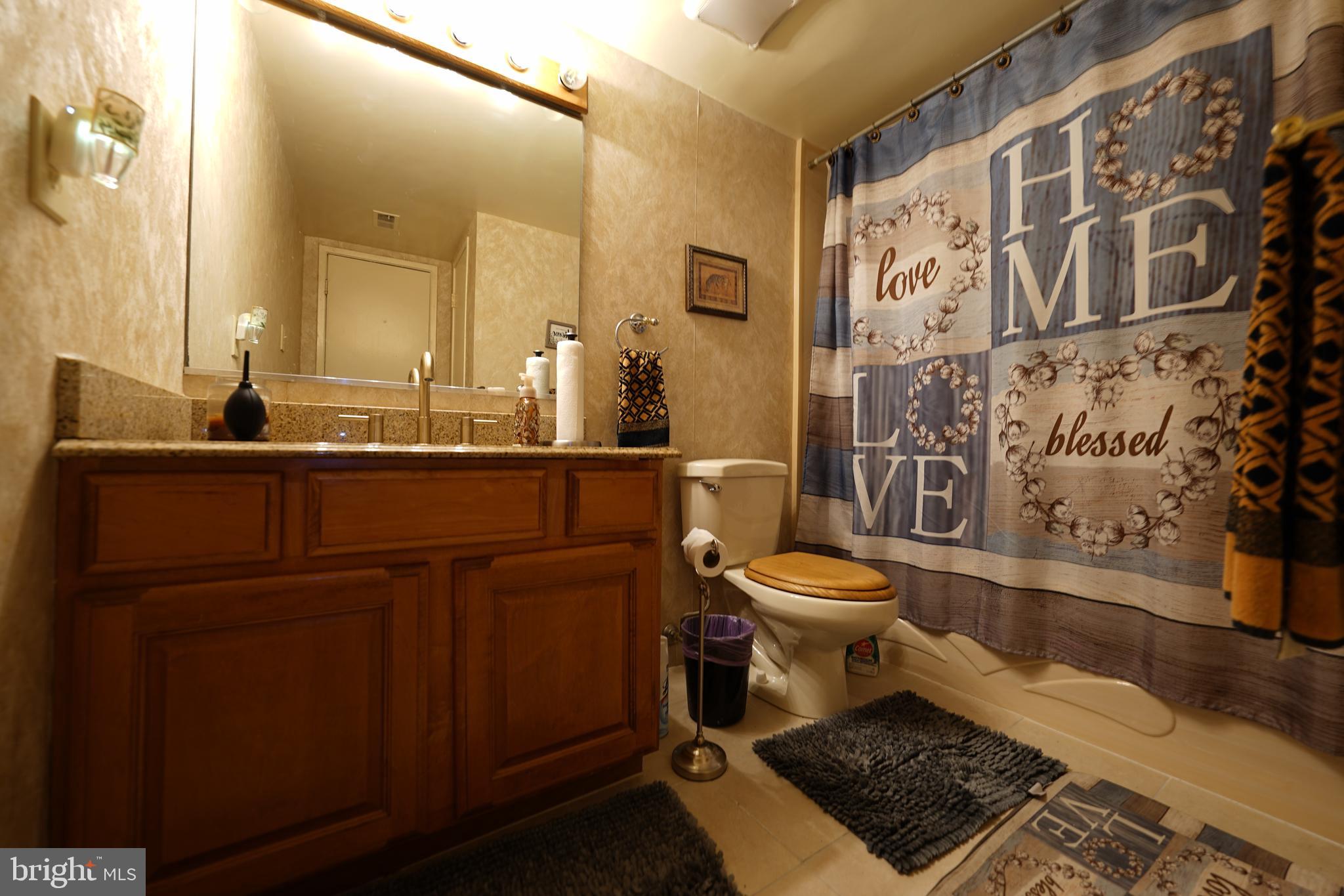 PINES CONDO 01 - Residential