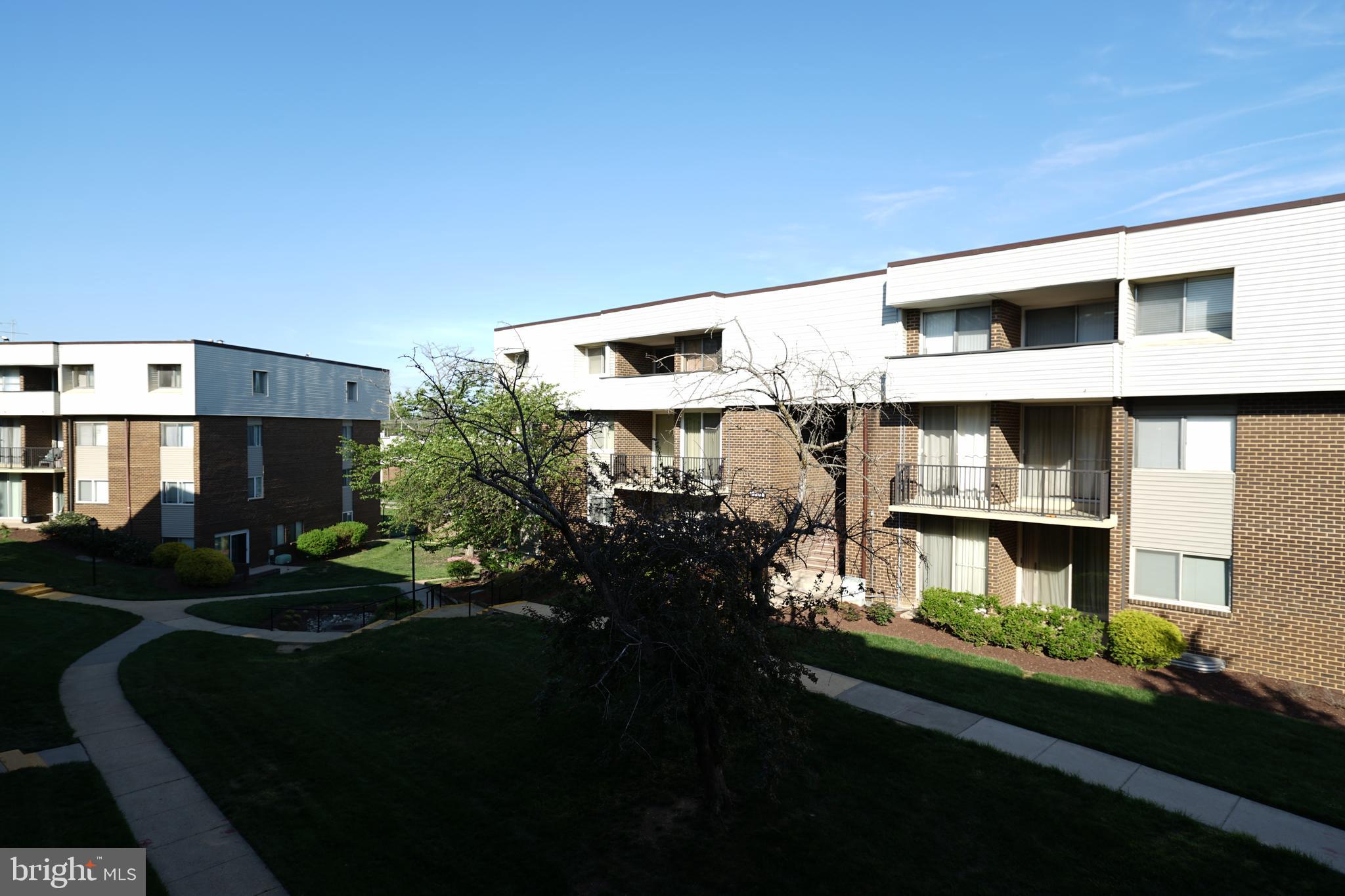 PINES CONDO 01 - Residential