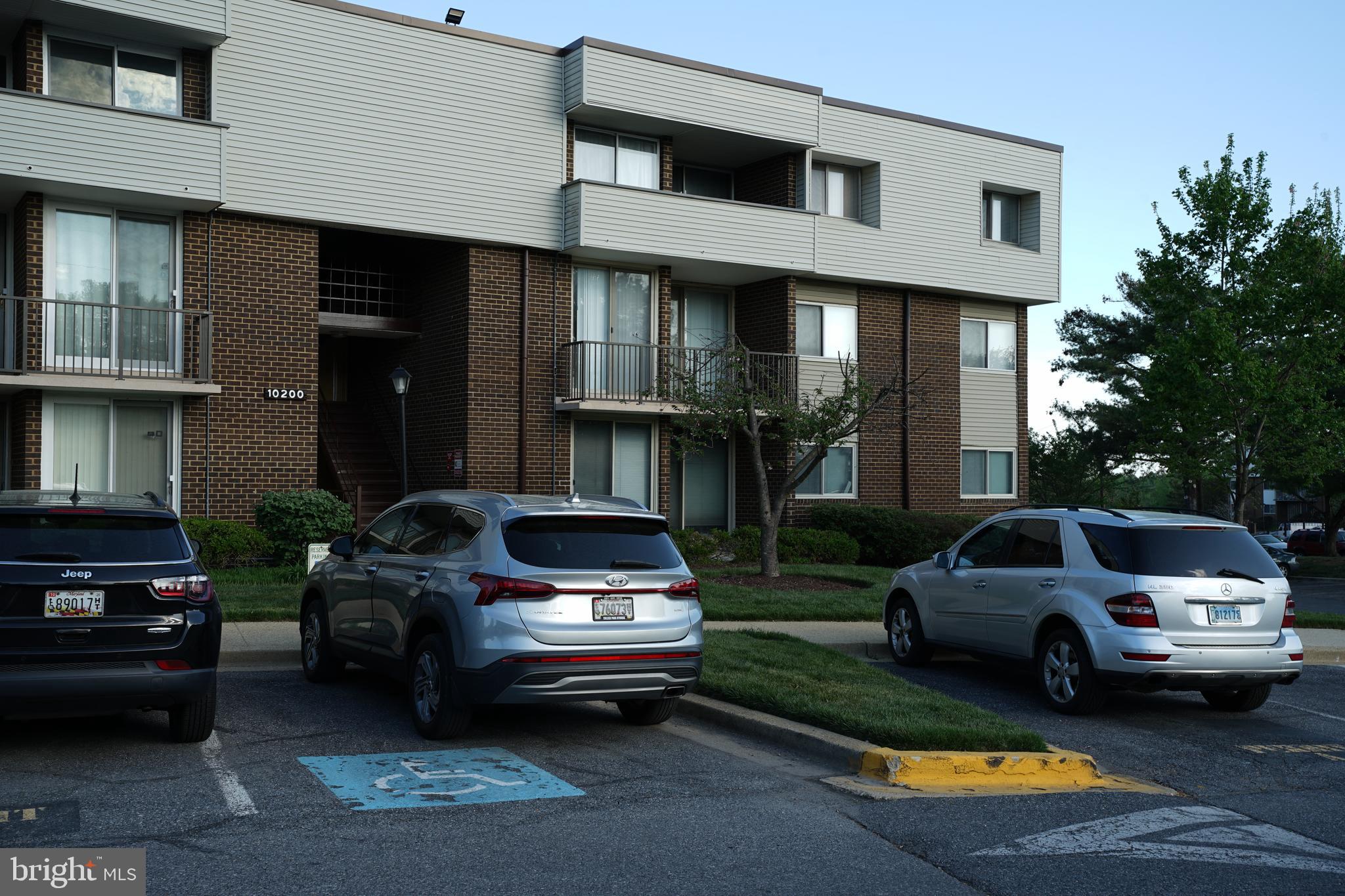 PINES CONDO 01 - Residential