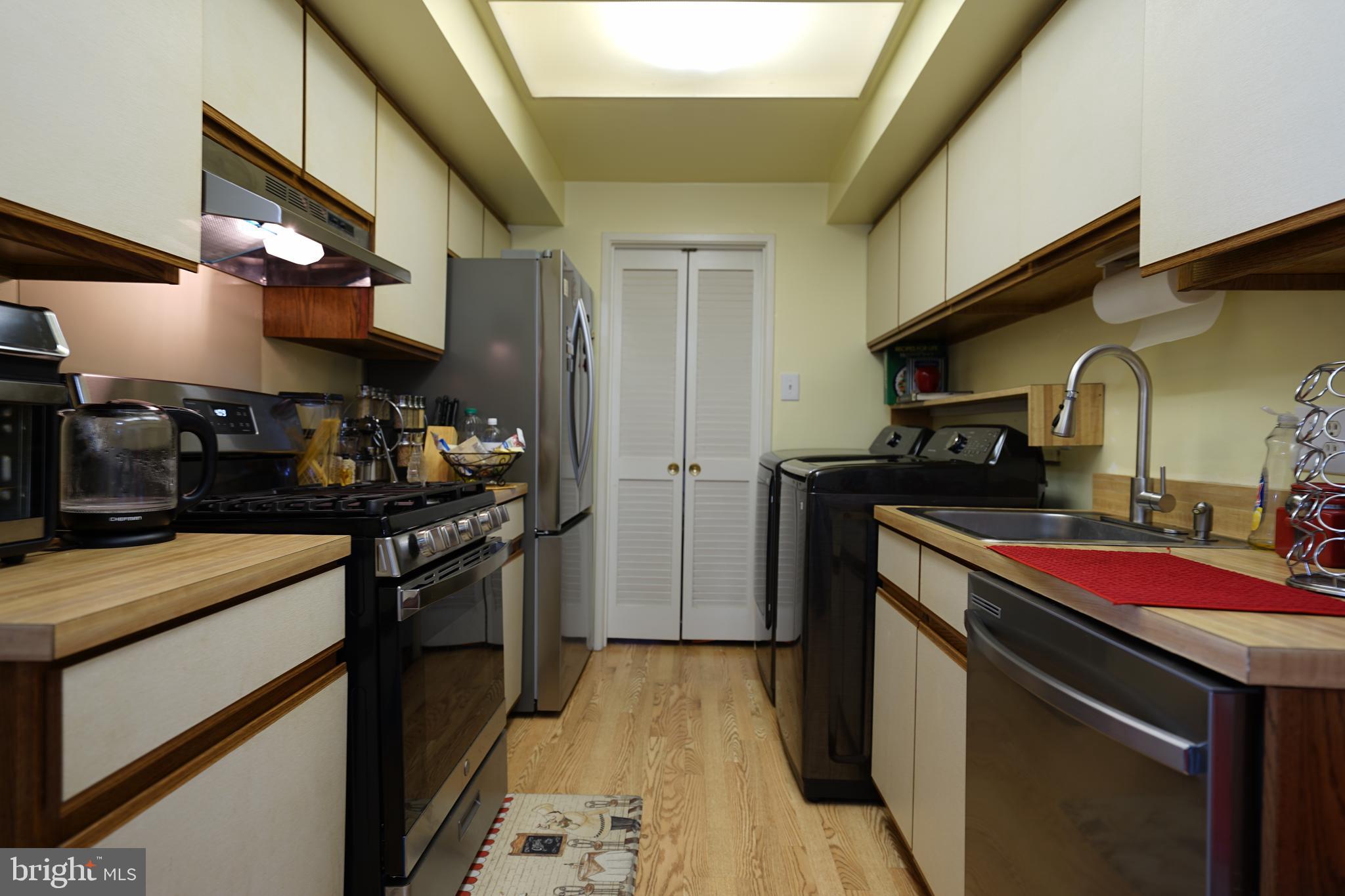 PINES CONDO 01 - Residential