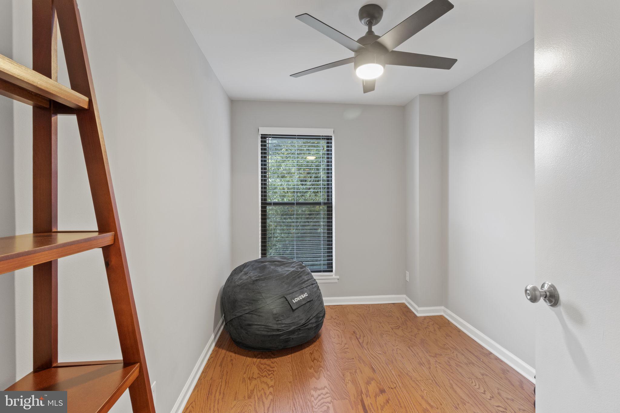 ART MUSEUM AREA - Residential