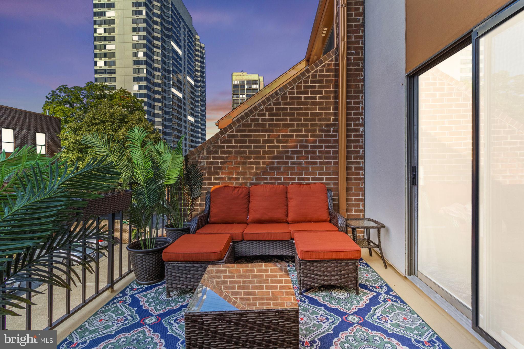 ART MUSEUM AREA - Residential