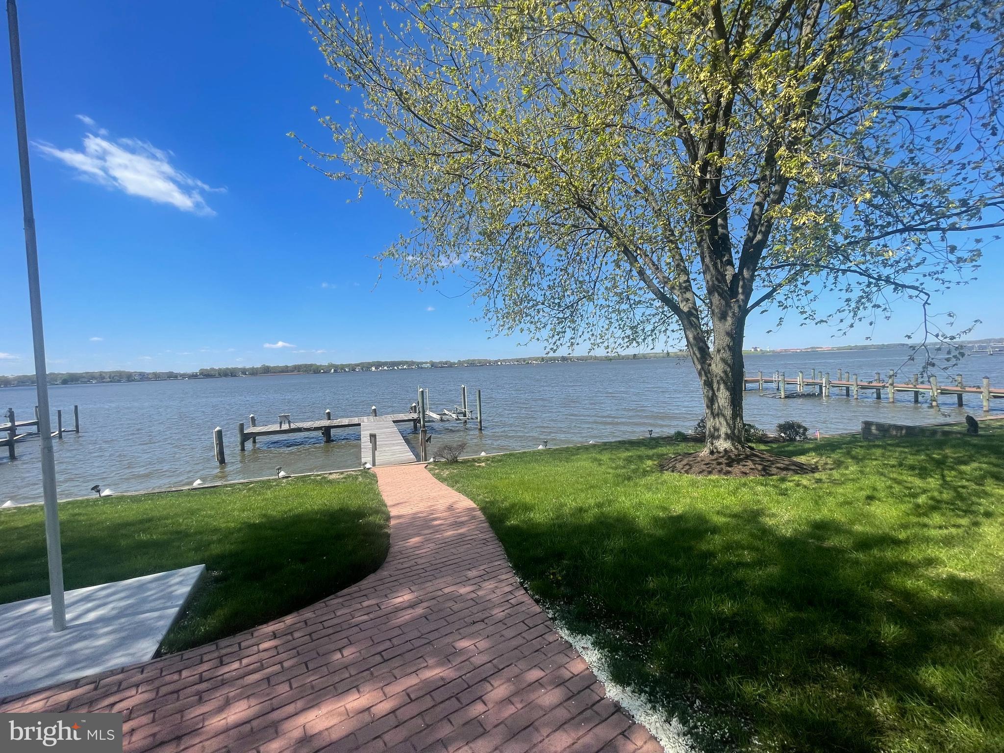 WALNUT POINT - Residential