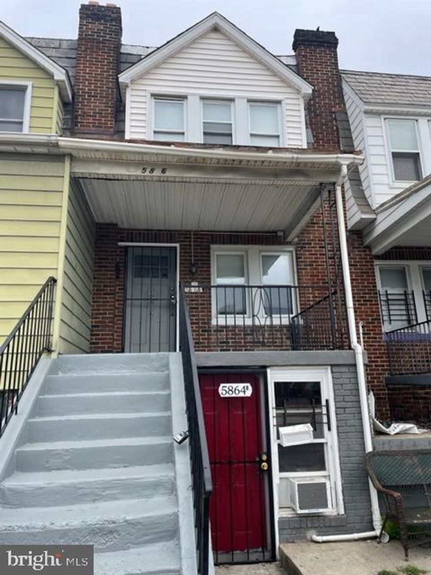 GROUND FLOOR OFFICE/RETAIL SPACE. APPROXIMATELY  450 SQ FT OF SPACE w/ BATHROOM.  HAS  GREAT EXPOSURE ON BUSY STREET. COULD  BE USED FOR RETAIL SPACE, OFFICE OR SALON... PRICE INCLUDES UTILITIES.  UPPER LEVEL IS AVAILABLE ALSO.  LEASE THE ENTIRE BUILDING FOR A REDUCED RATE.  GREAT LOCATION, CONVENIENTLY LOCATED, MINUTES FROM 695 AND 2 BLOCKS NORTH OF WHITE AVE.