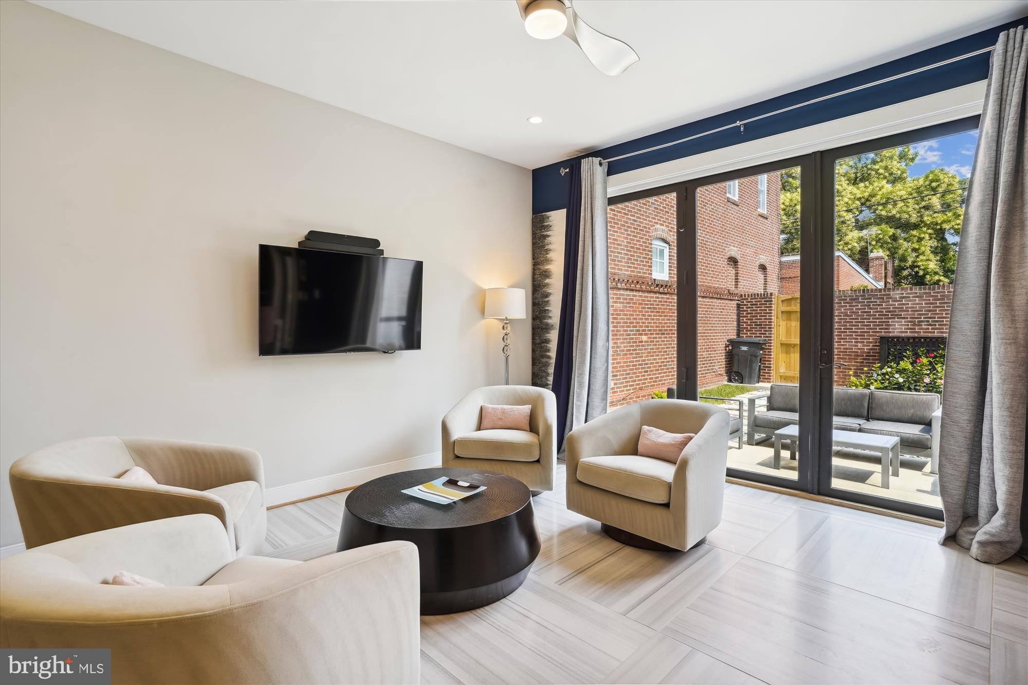 OLD TOWN ALEXANDRIA - Residential