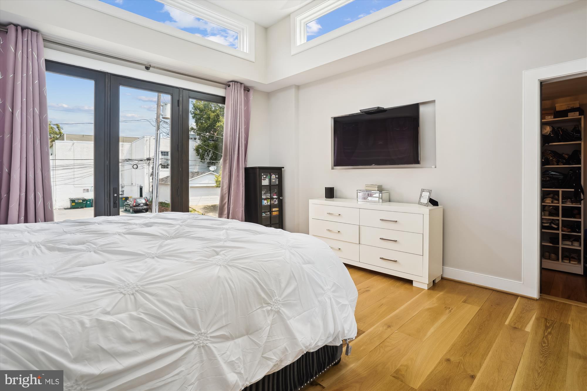 OLD TOWN ALEXANDRIA - Residential