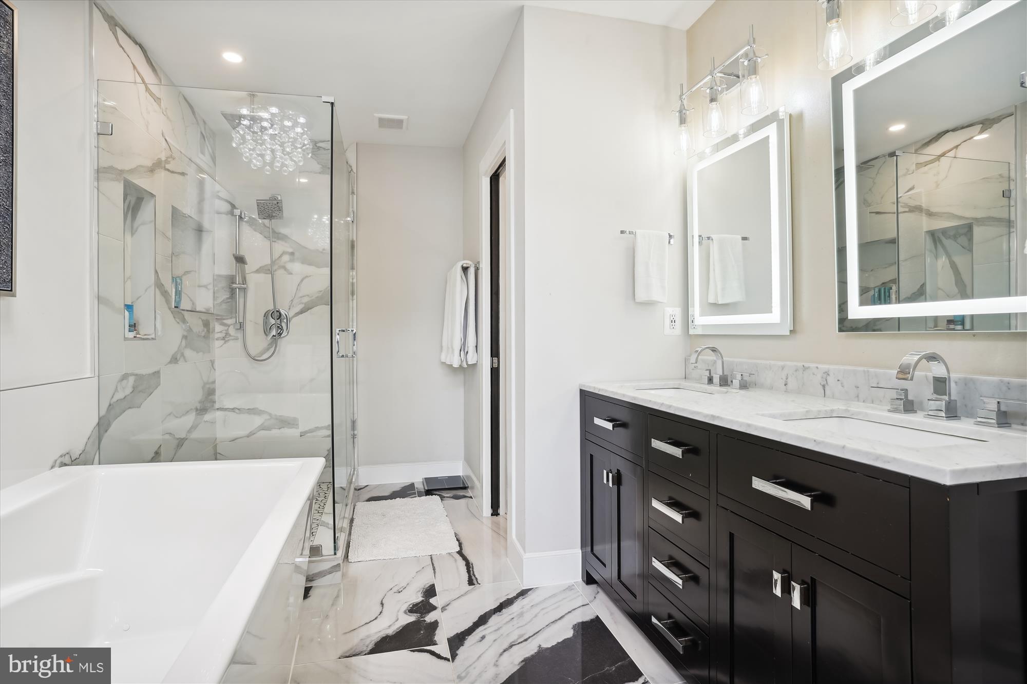 OLD TOWN ALEXANDRIA - Residential