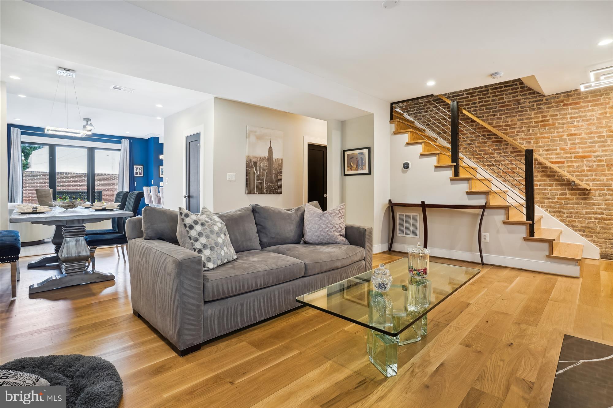 OLD TOWN ALEXANDRIA - Residential