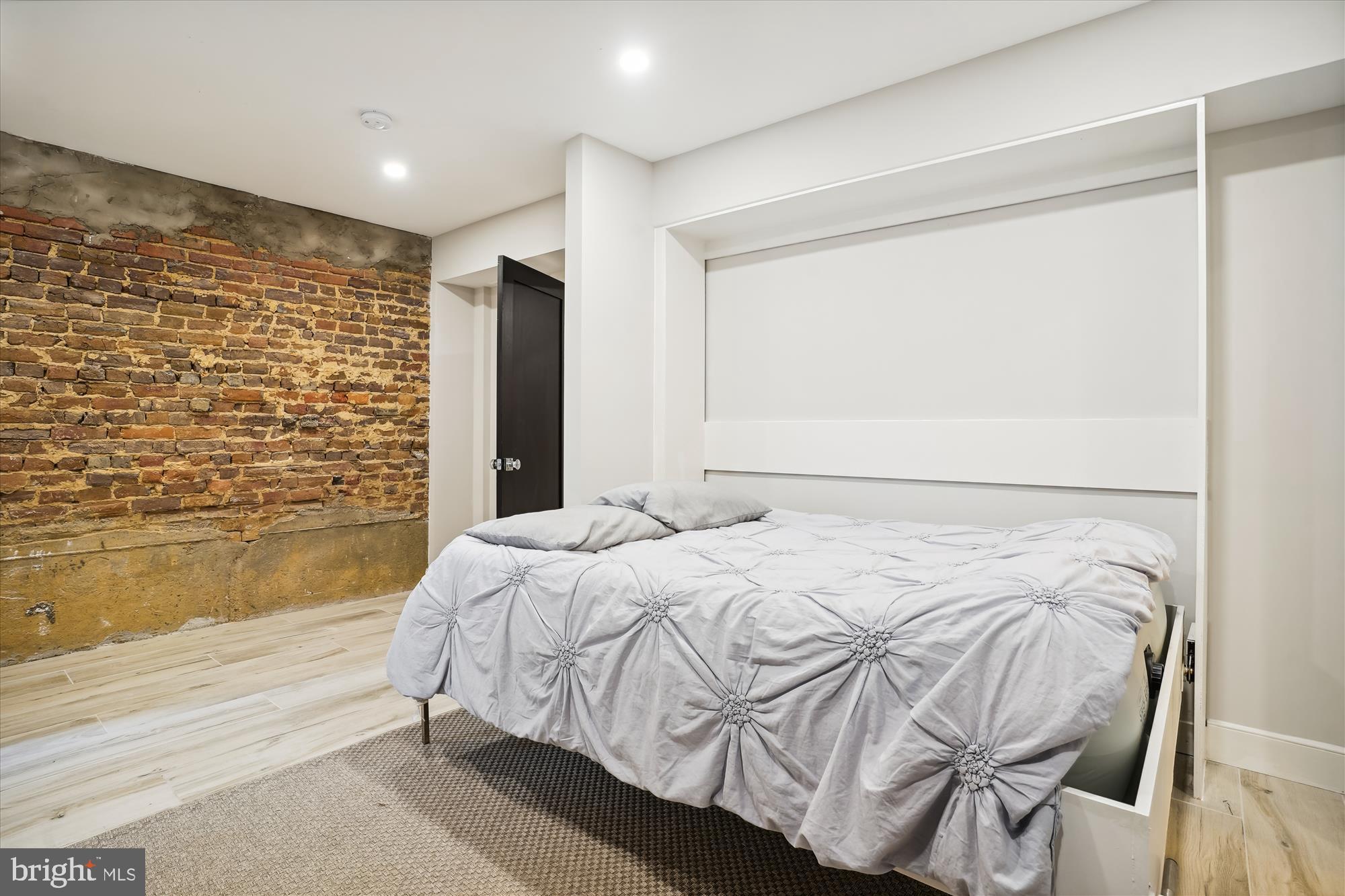 OLD TOWN ALEXANDRIA - Residential