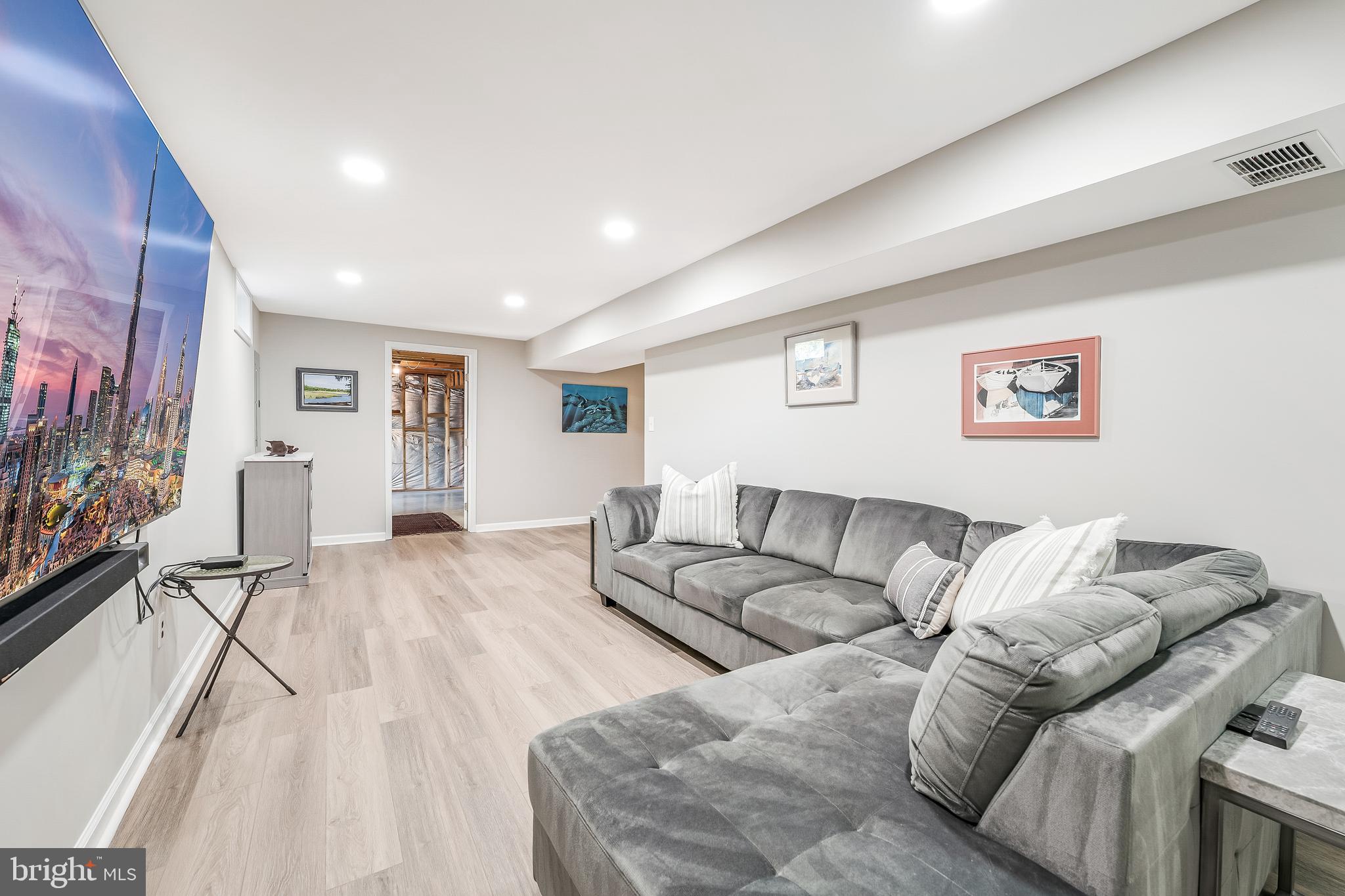 MONTCLAIR - Residential