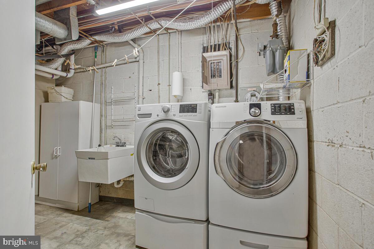 KING CHARLES COMMONS - Residential