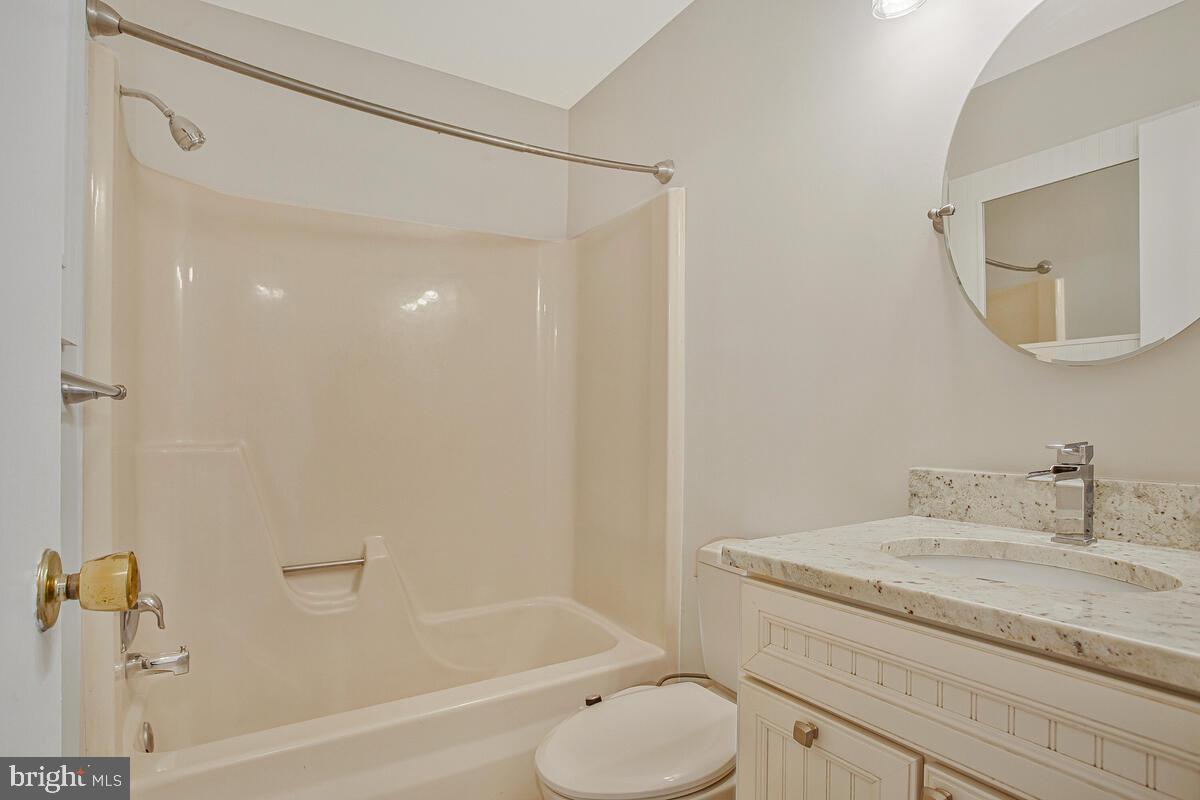 KING CHARLES COMMONS - Residential