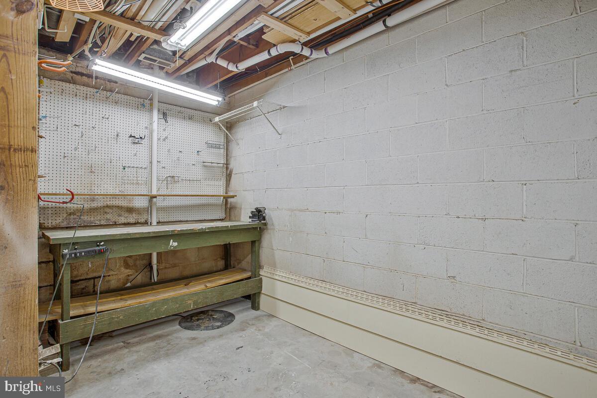 KING CHARLES COMMONS - Residential