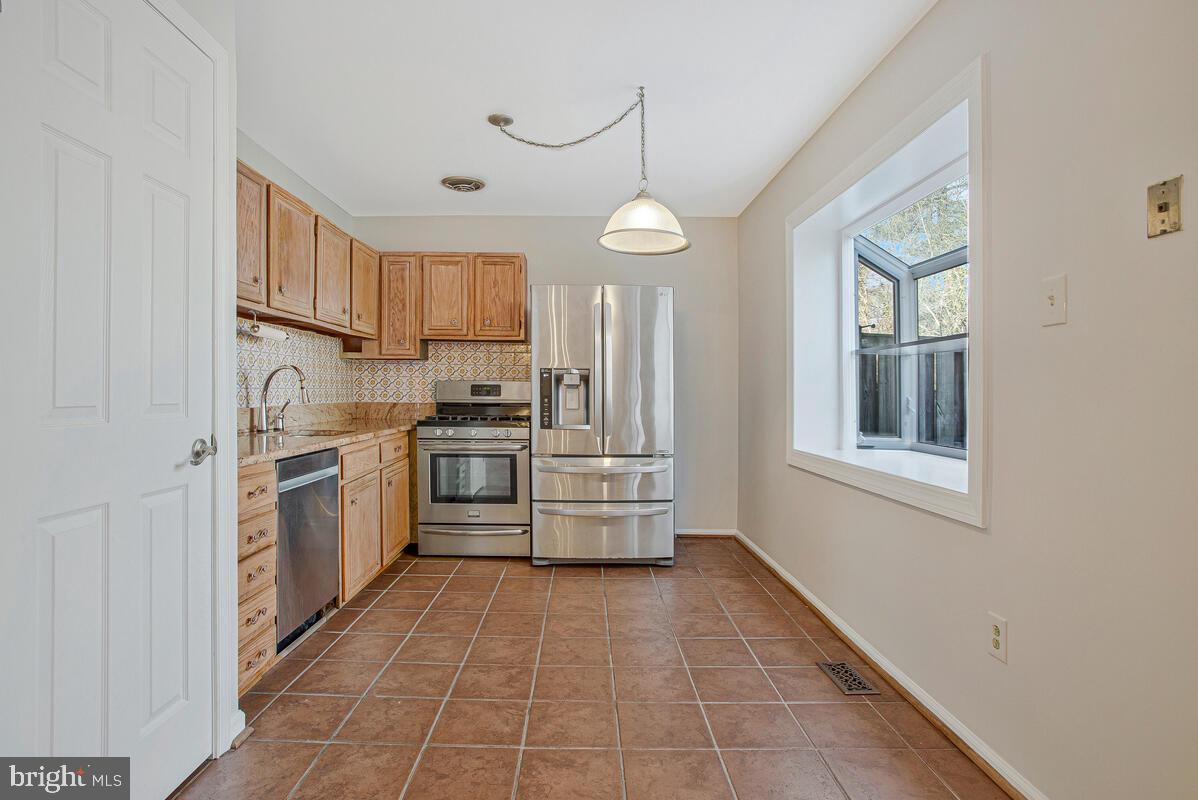 KING CHARLES COMMONS - Residential