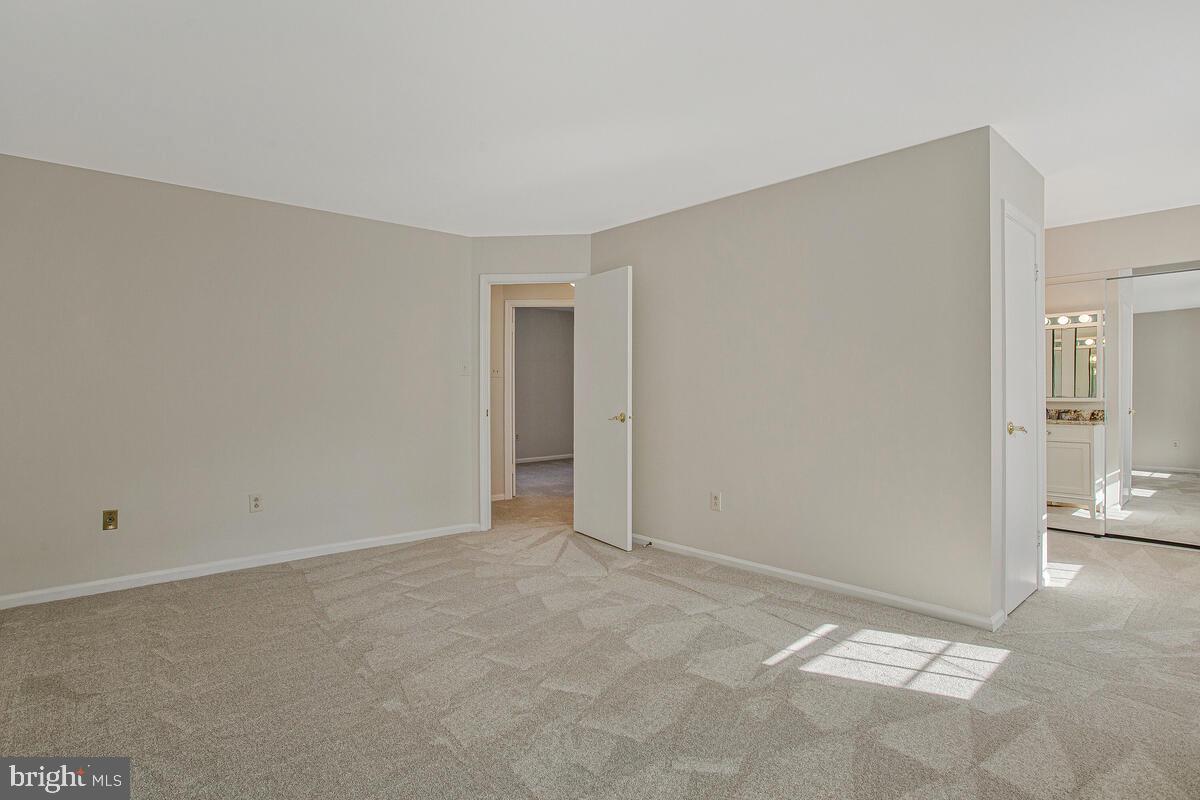 KING CHARLES COMMONS - Residential