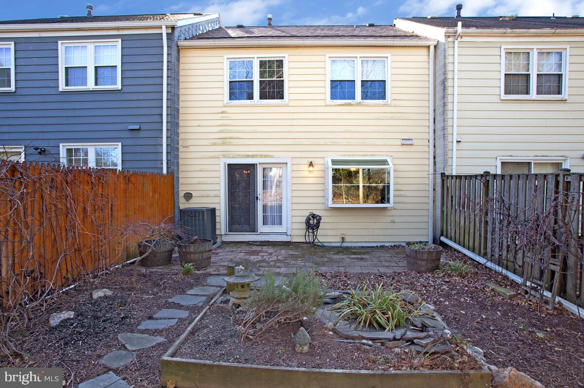 KING CHARLES COMMONS - Residential