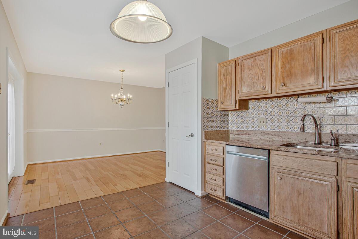 KING CHARLES COMMONS - Residential