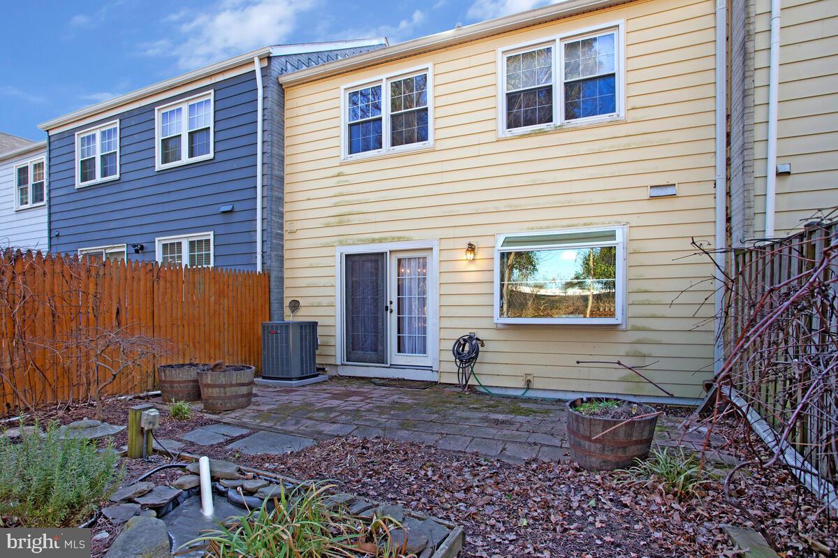 KING CHARLES COMMONS - Residential