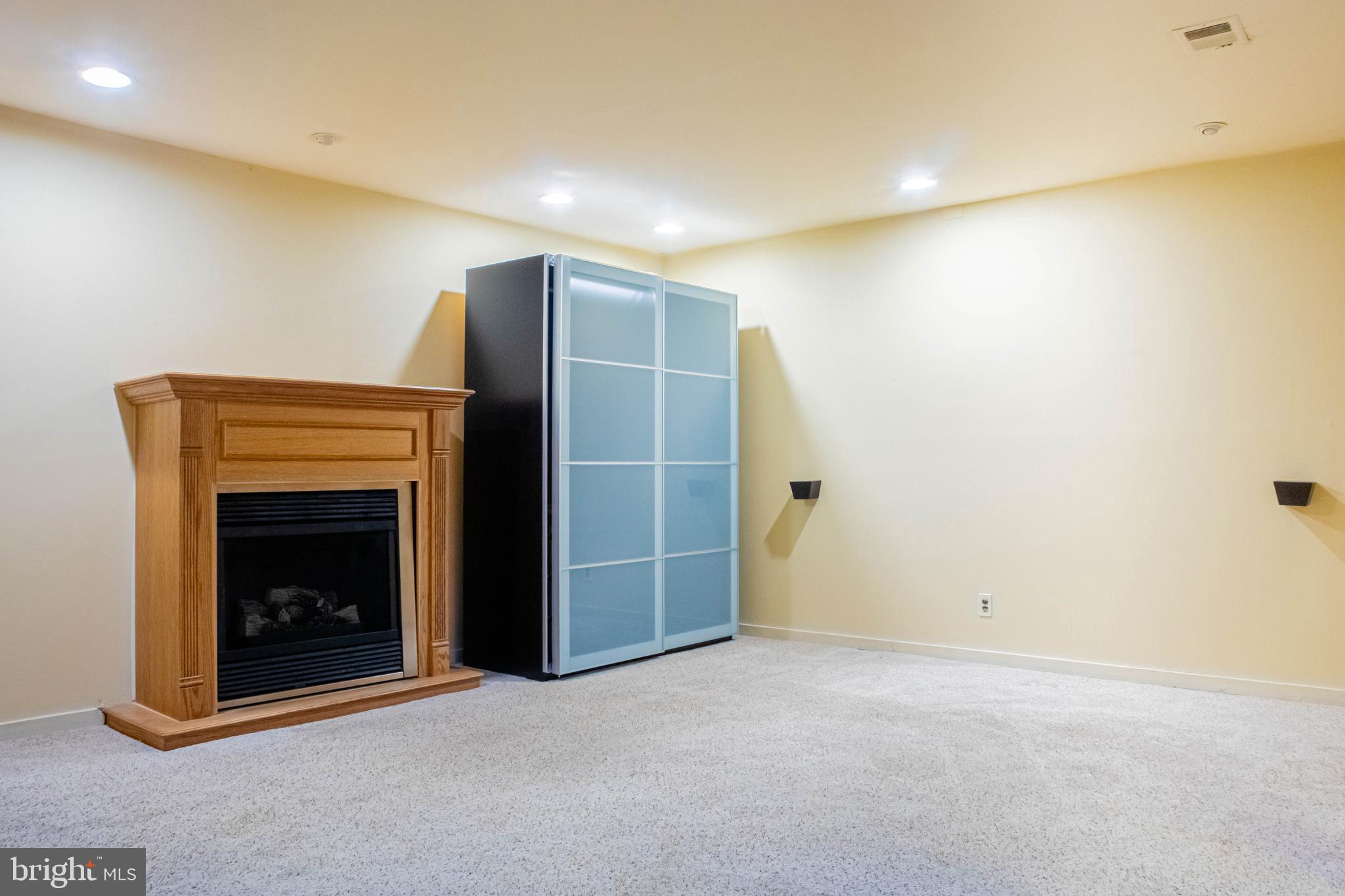 WASHINGTON SQ WEST - Residential Lease