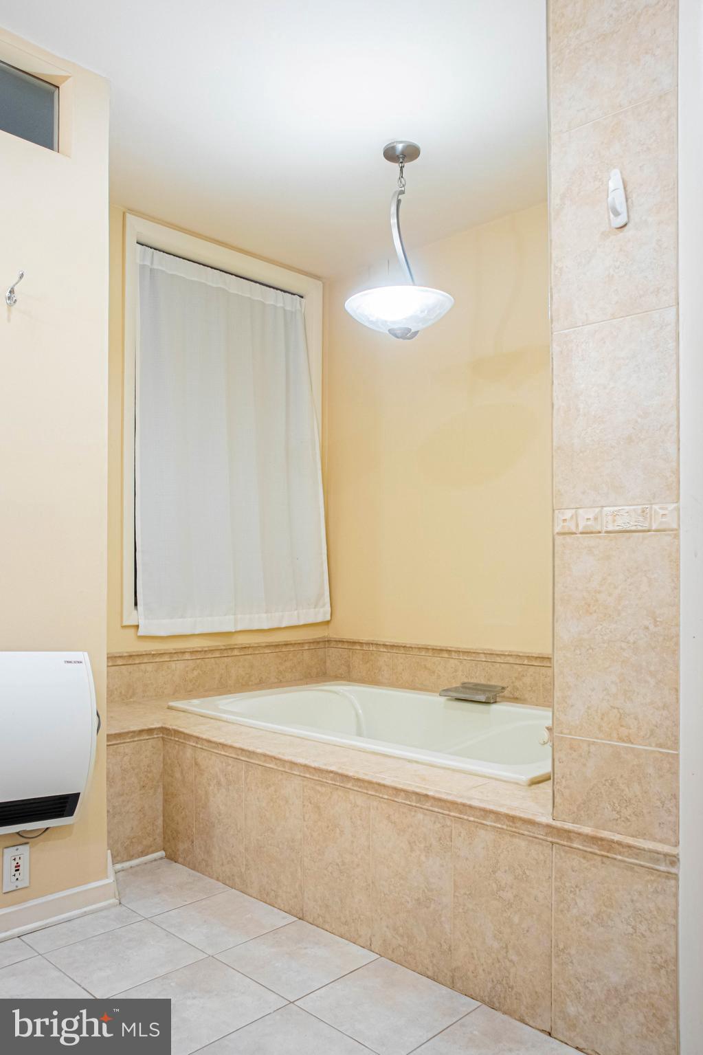 WASHINGTON SQ WEST - Residential Lease