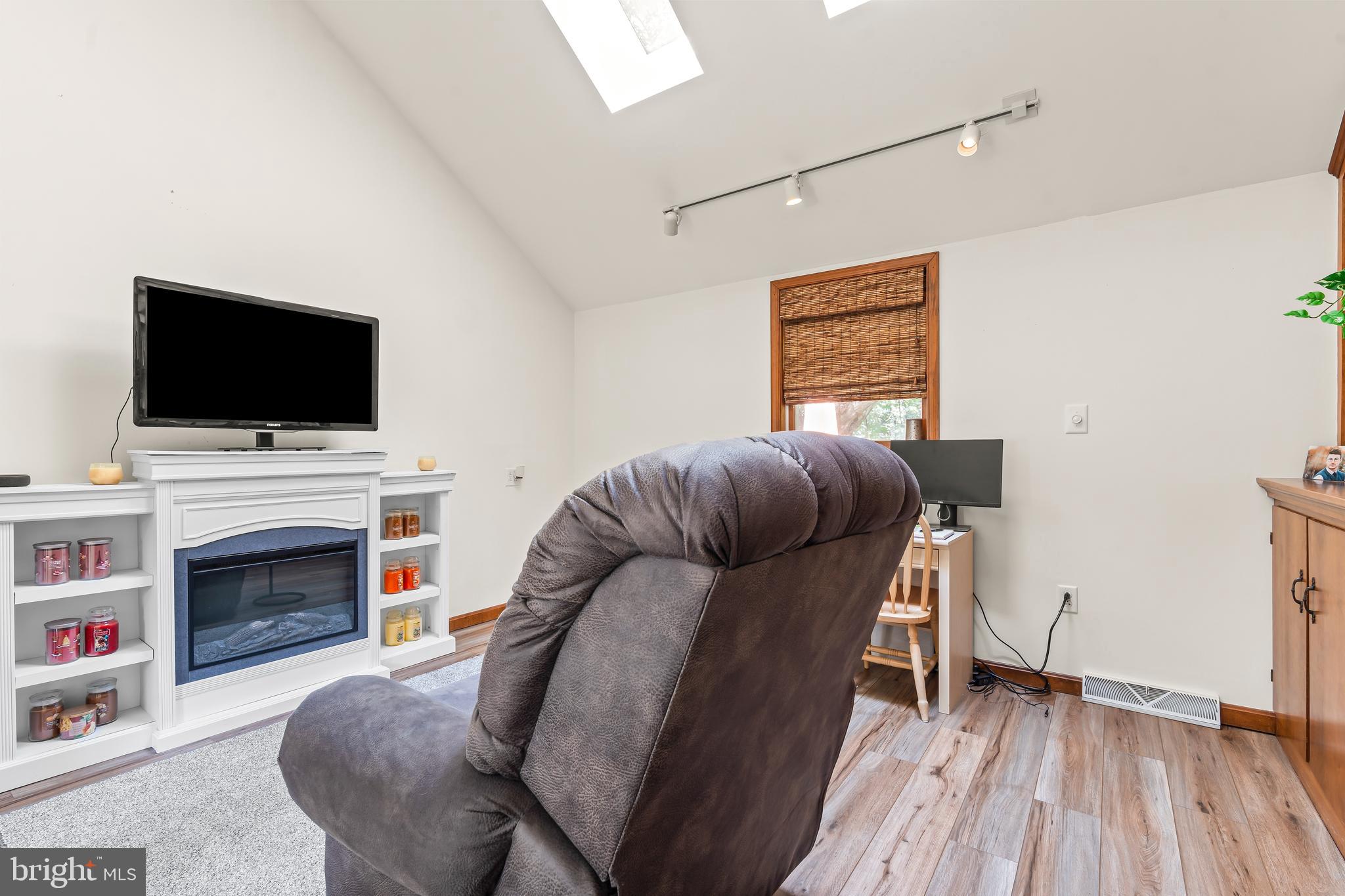 SCOTT GREENE ESTATES - Residential