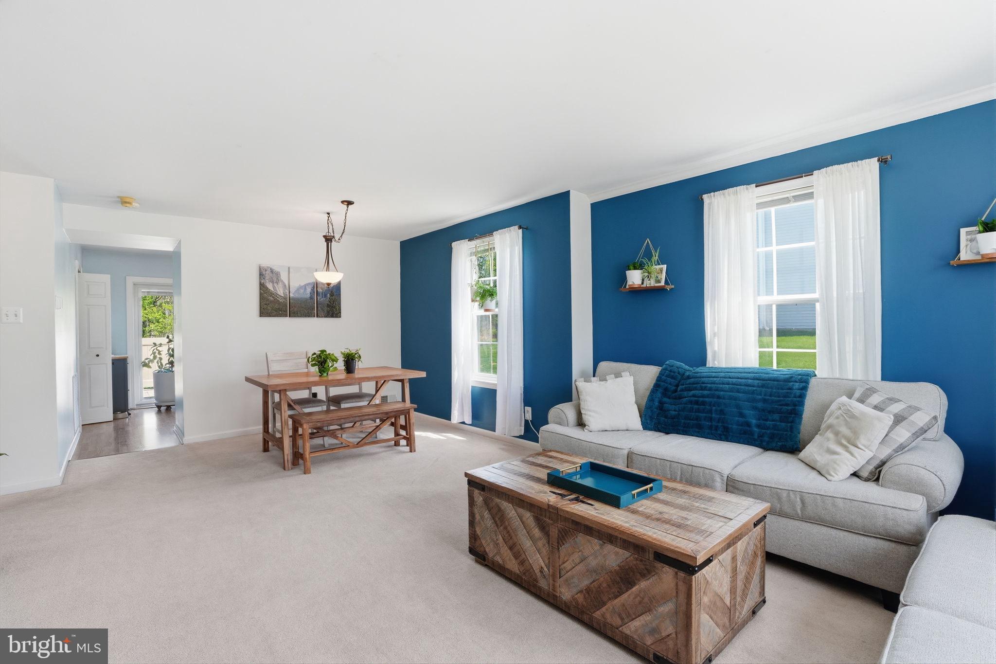 COUNTRY BEND - Residential