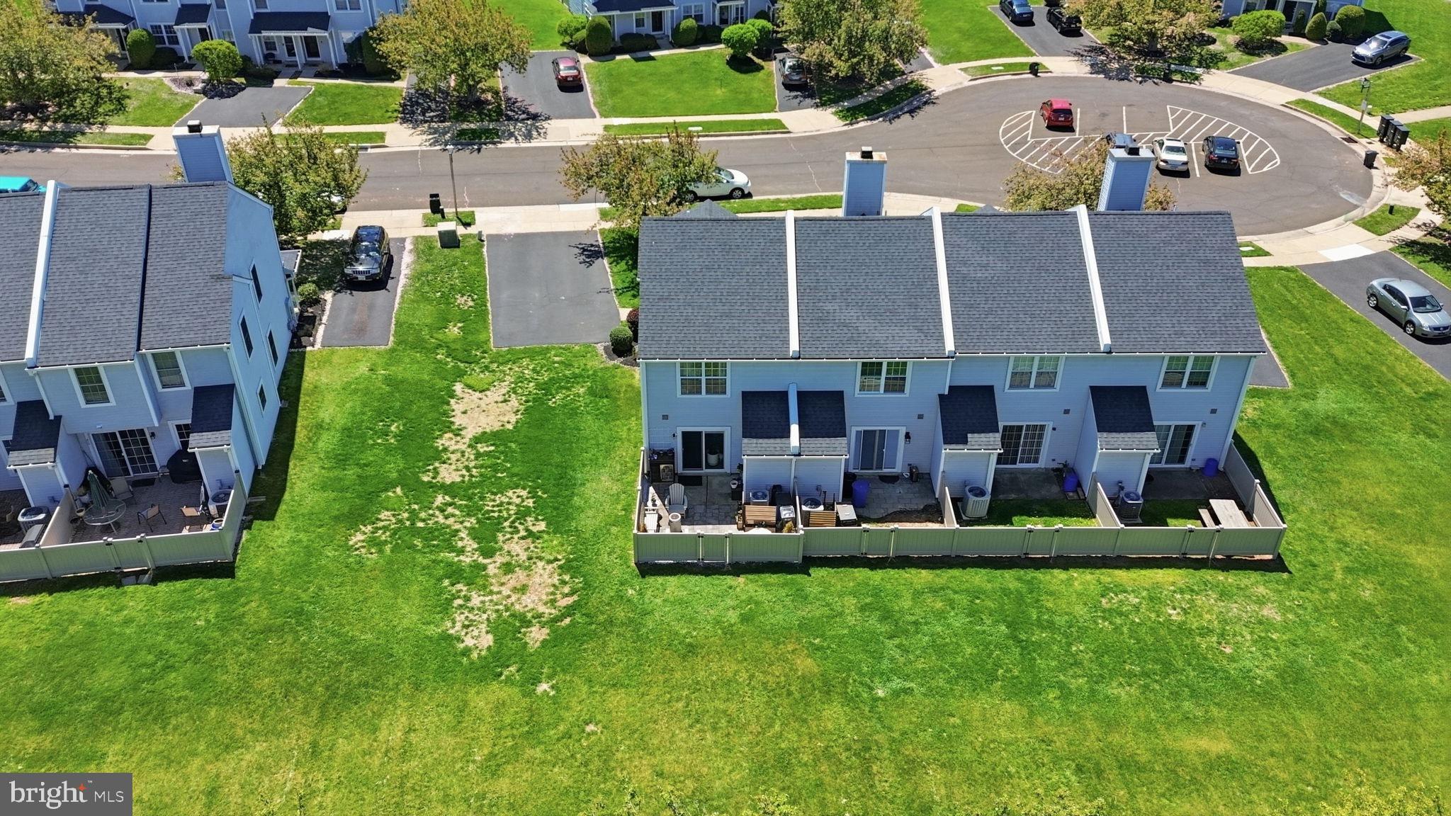 COUNTRY BEND - Residential