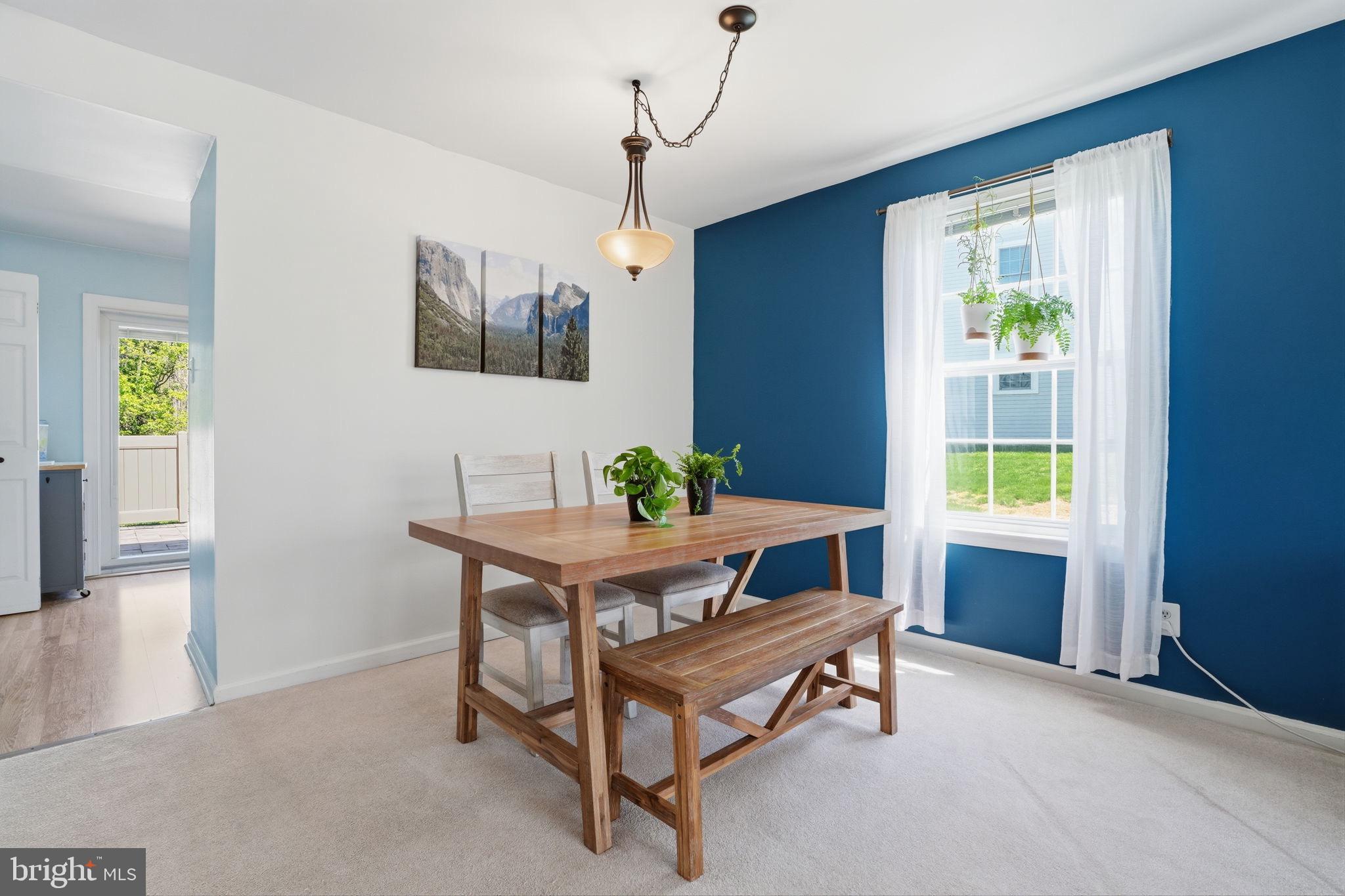 COUNTRY BEND - Residential