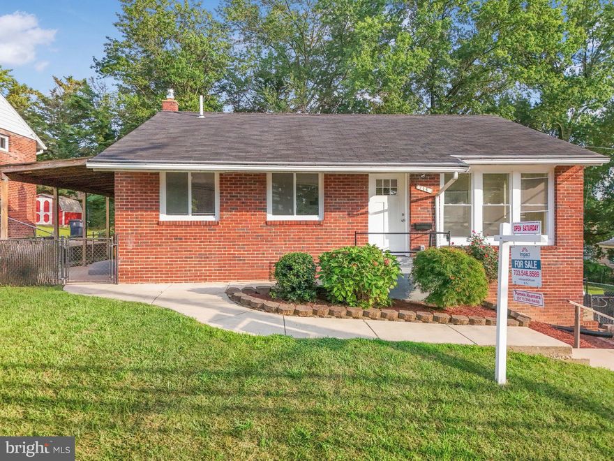 Fully renovated from top to bottom, move in to your brand new home (never lived in since renovated). 3 bedrooms 2 full baths in the main level, walkout basement with 2 bedrooms and full bath. Gorgeous backyard, friendly neighbors. Don't miss out this opportunity! Available immediately.