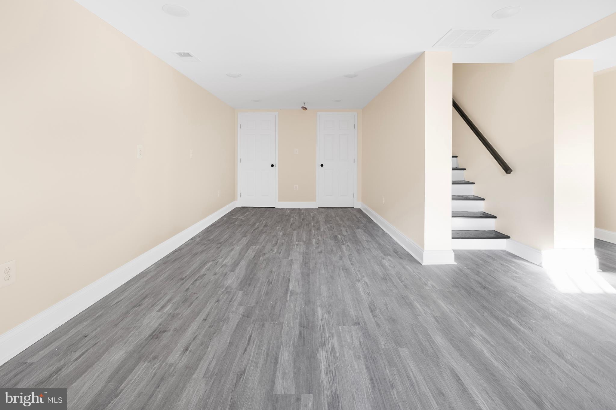 GLASSMANOR - Residential Lease