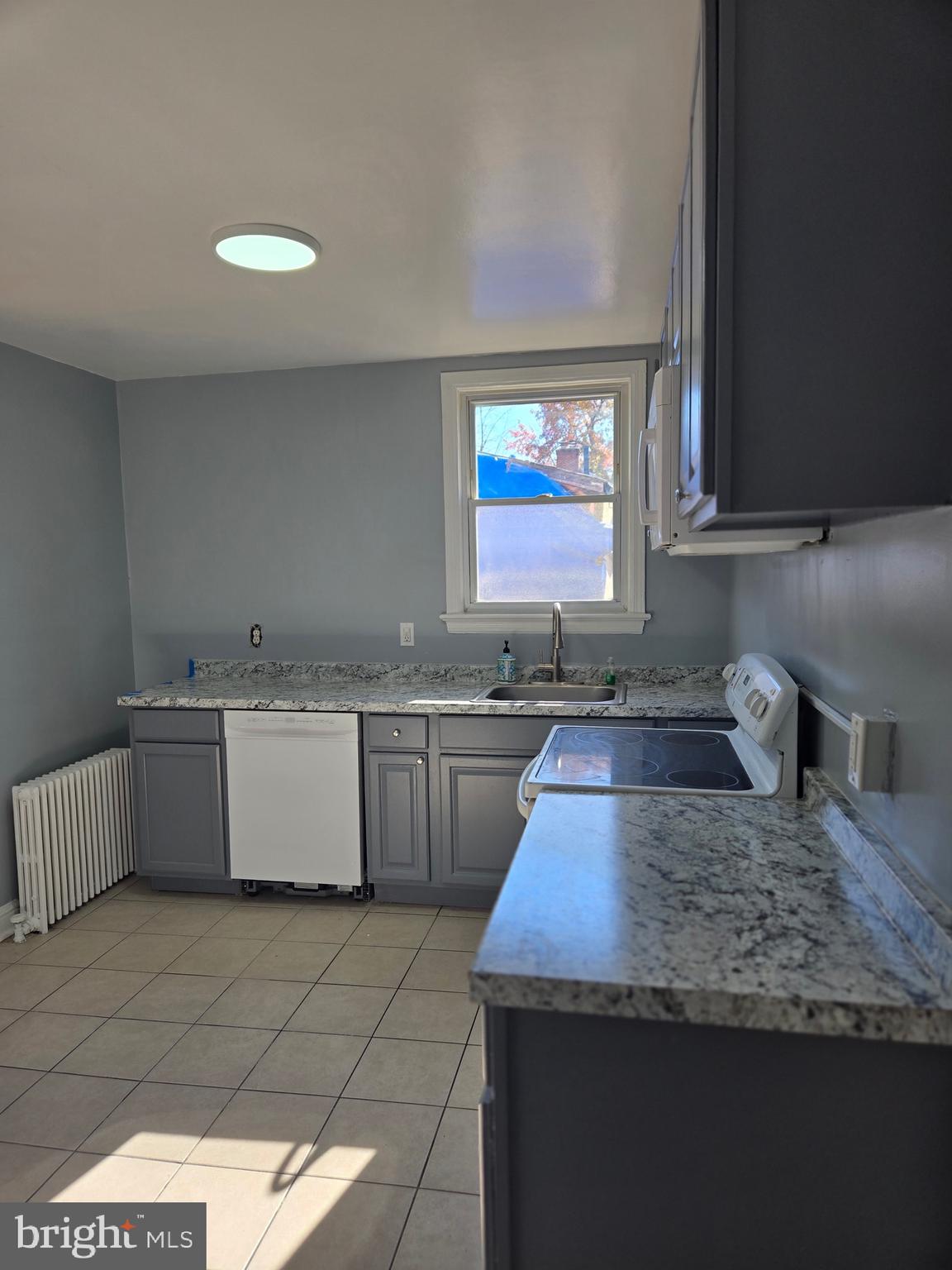 FOREST HEIGHTS - Residential Lease