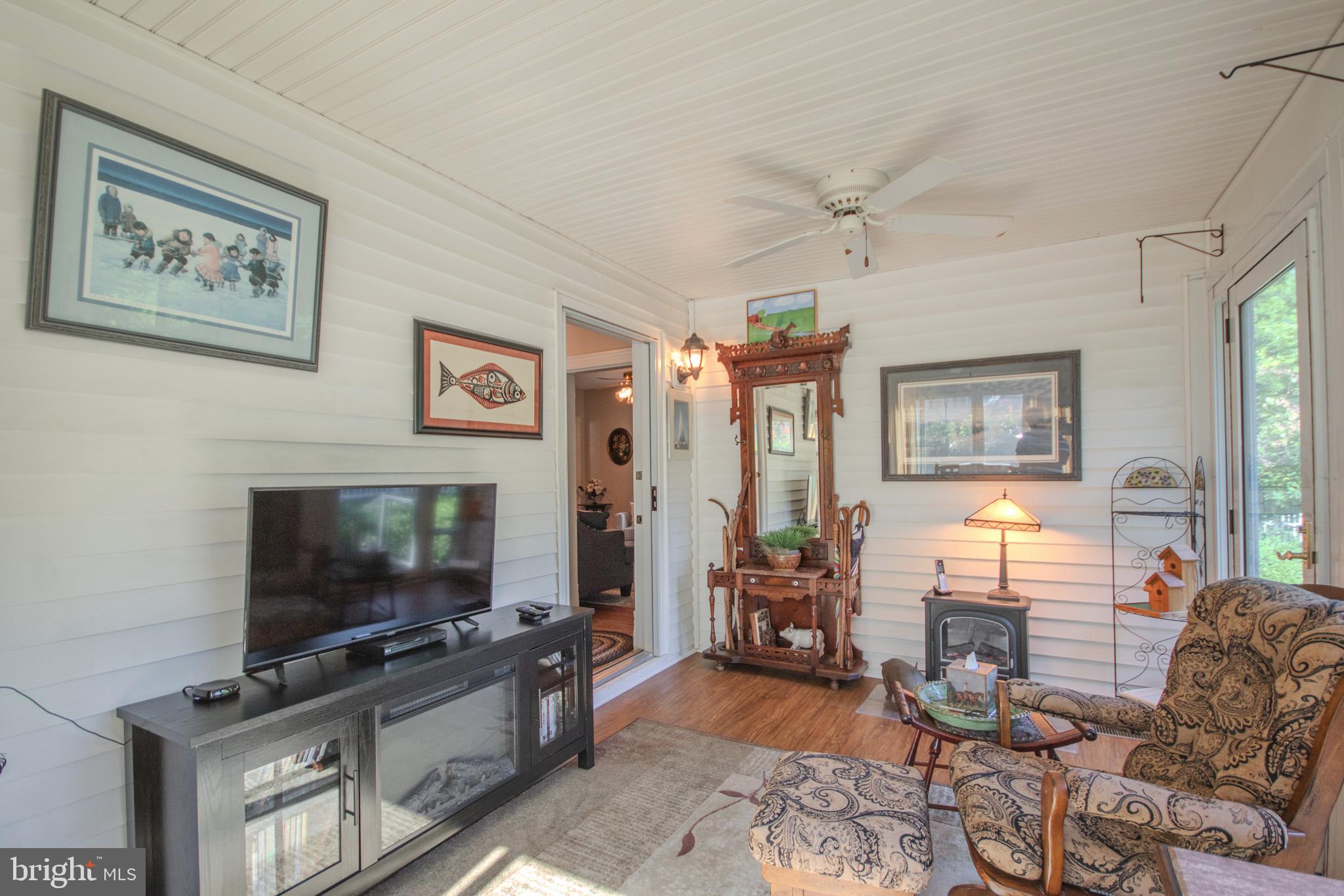 20448 HARBOR ROAD