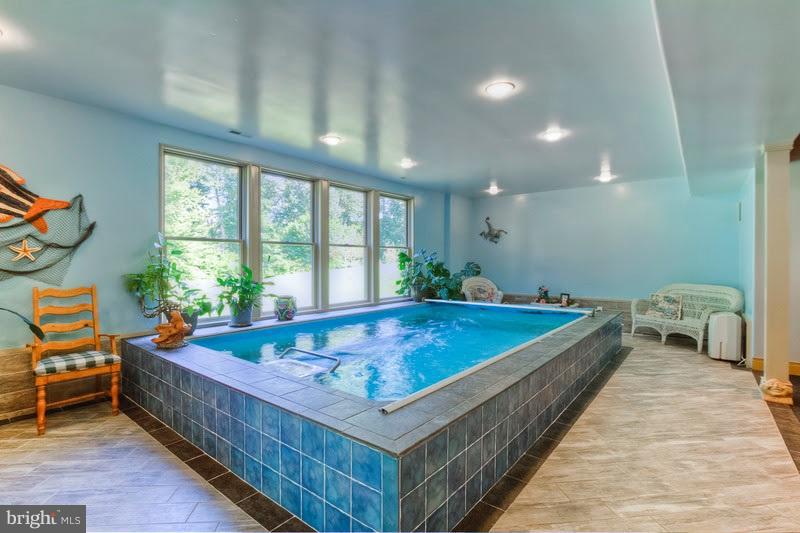 CENTURY OAK - Residential