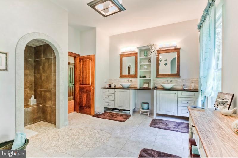 CENTURY OAK - Residential