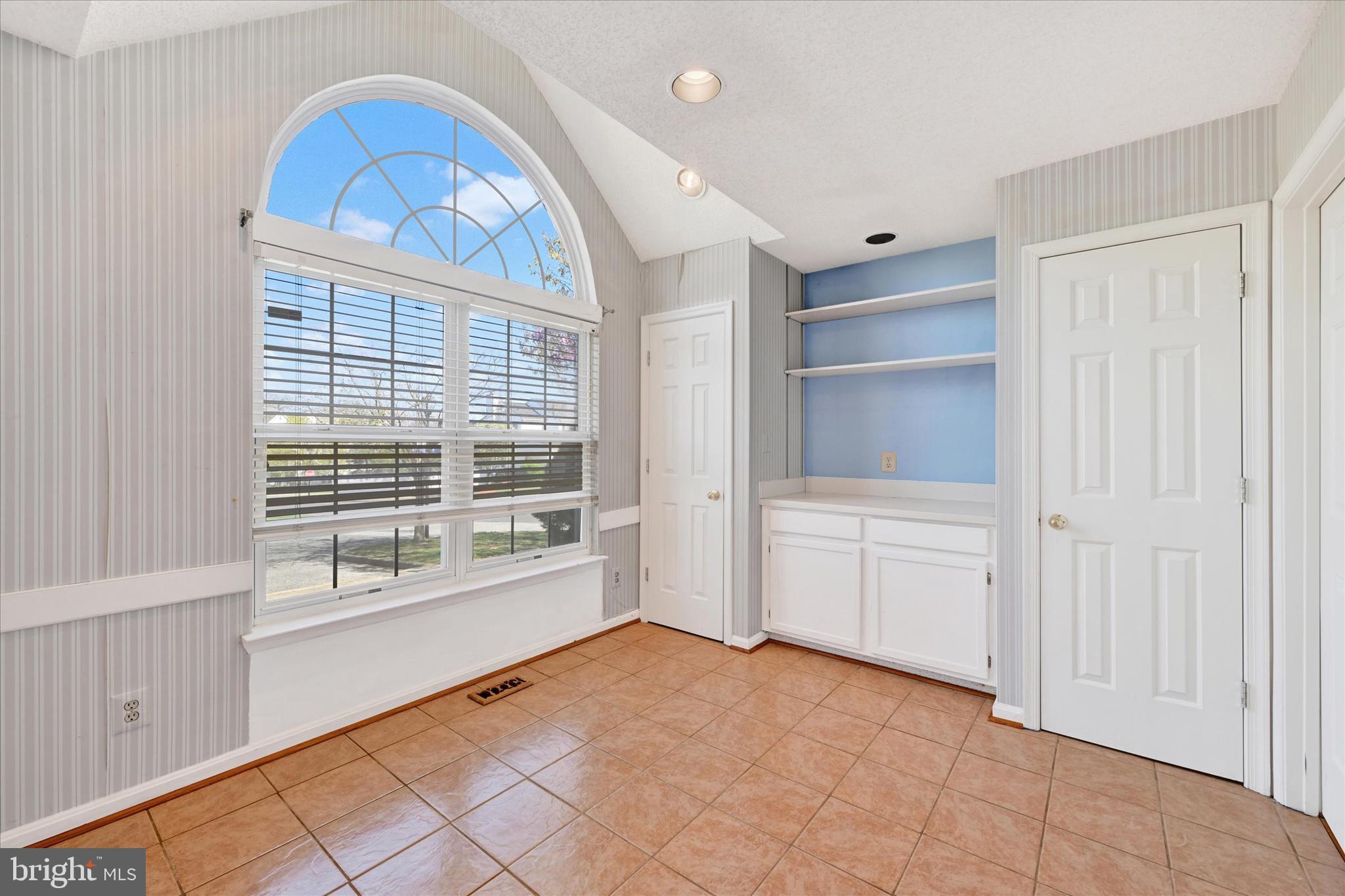 RIVERSIDE - Residential