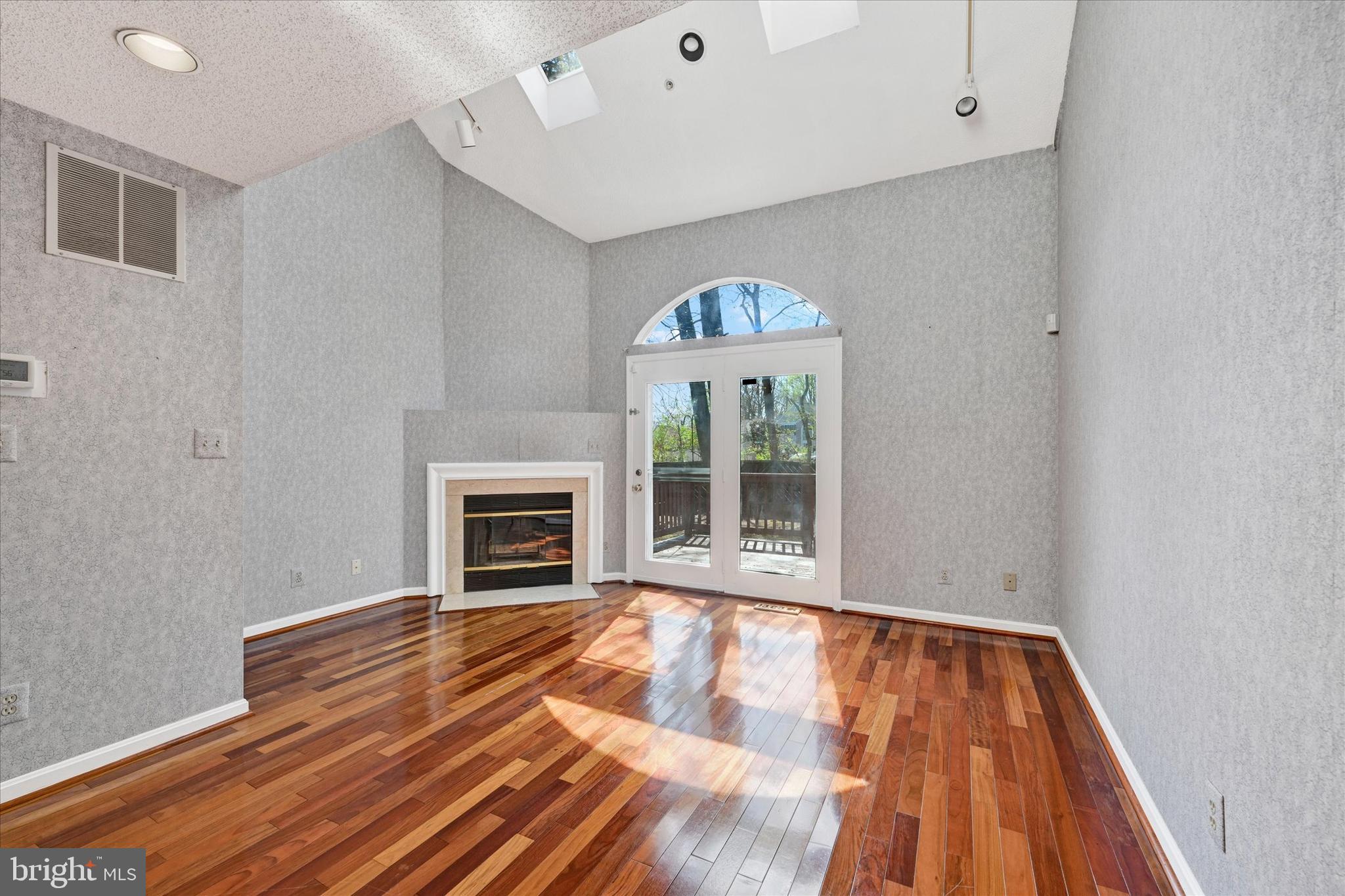 RIVERSIDE - Residential