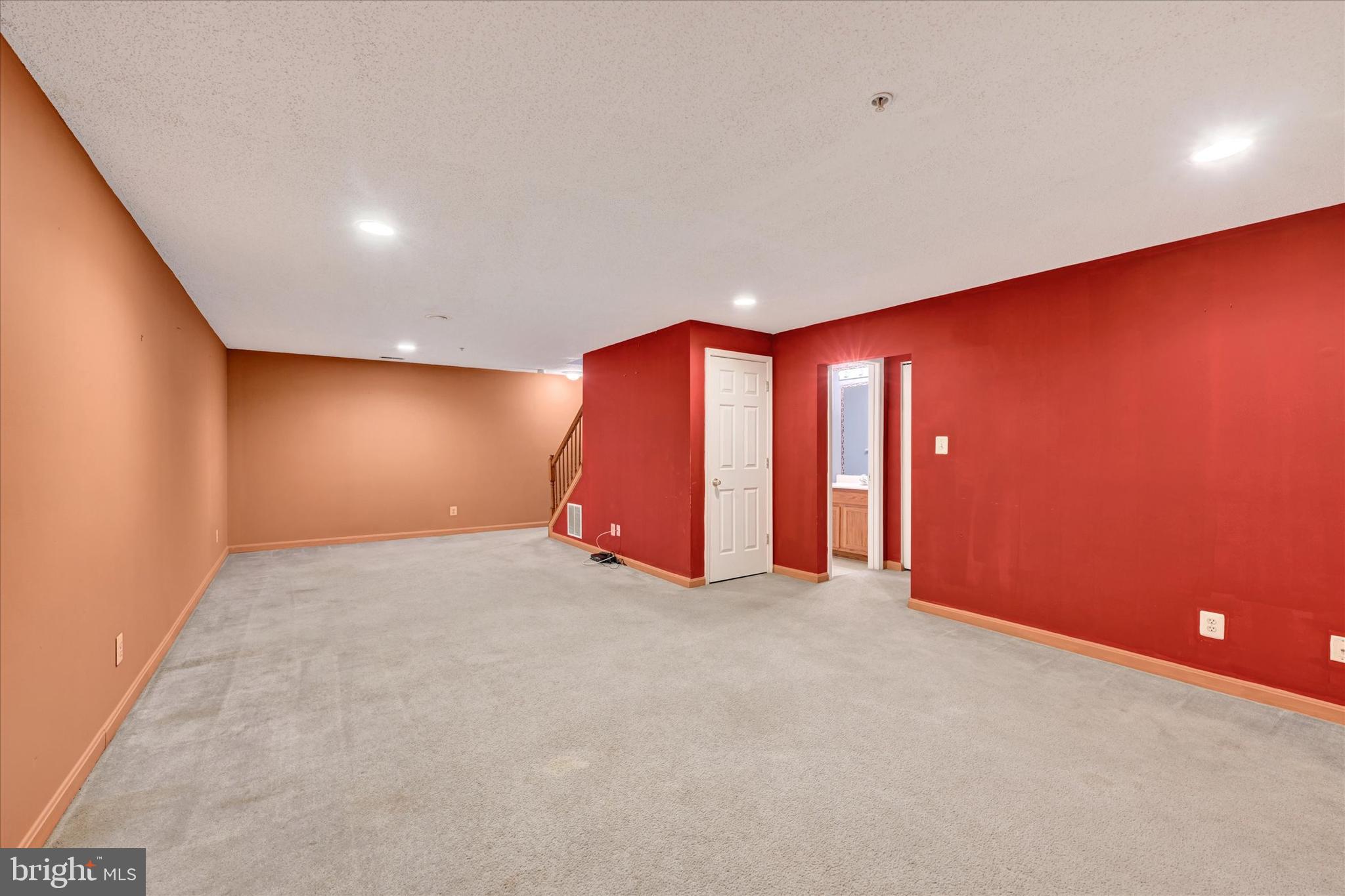 RIVERSIDE - Residential