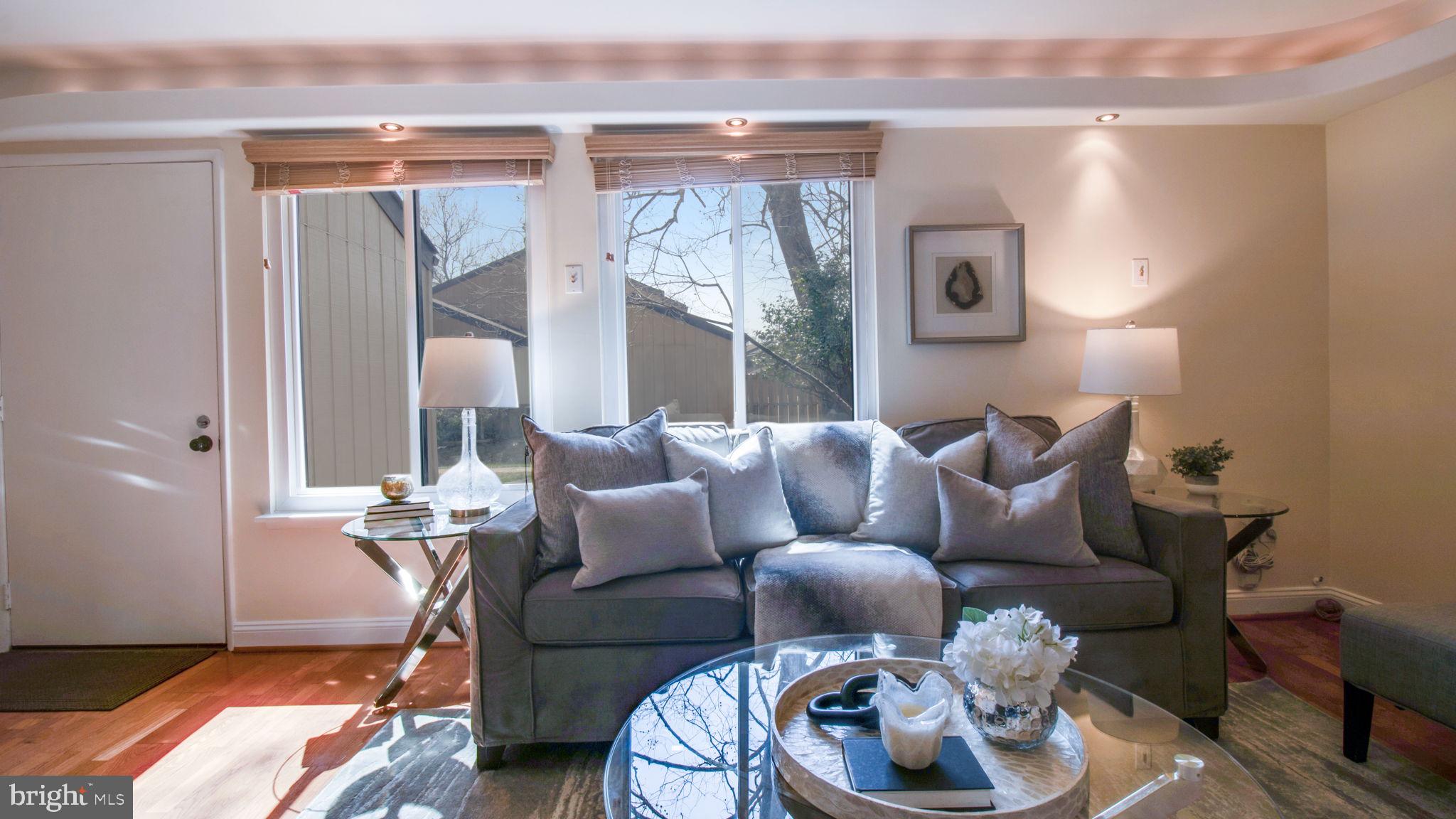 COVINGTON SQUARE - Residential