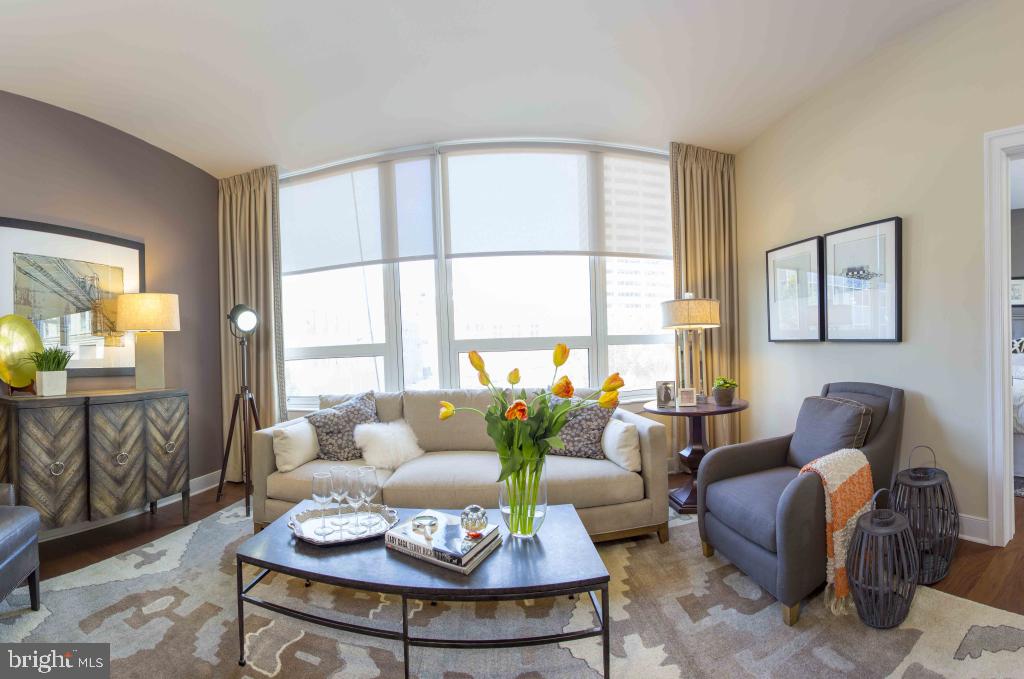 LOGAN SQUARE - Residential Lease