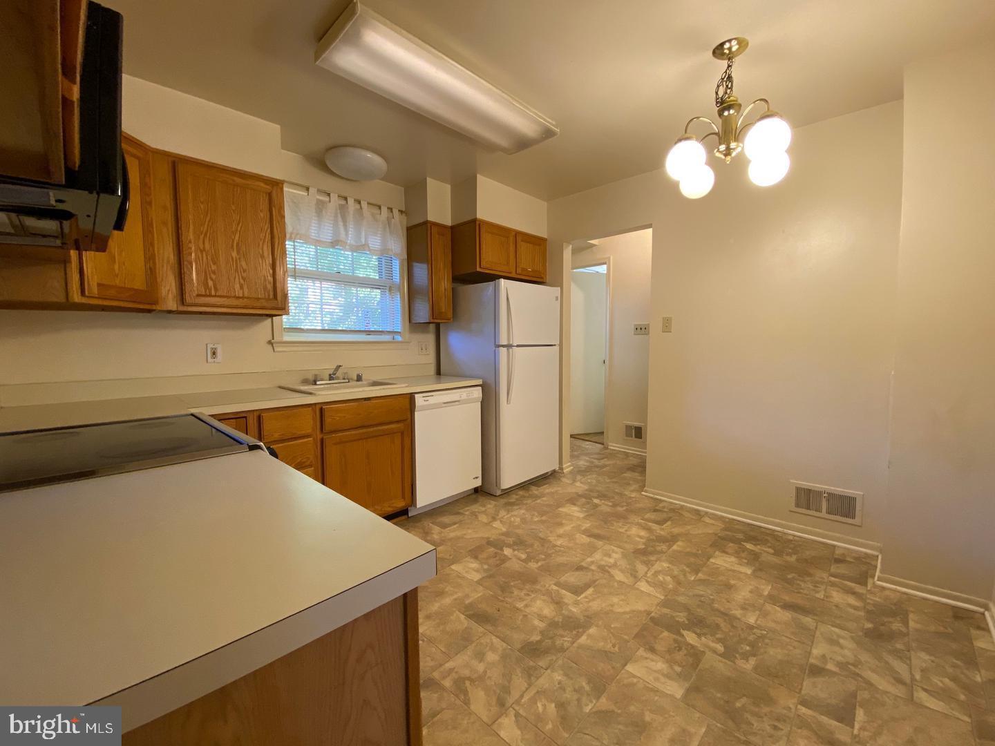 WEST SPRINGFIELD - Residential Lease