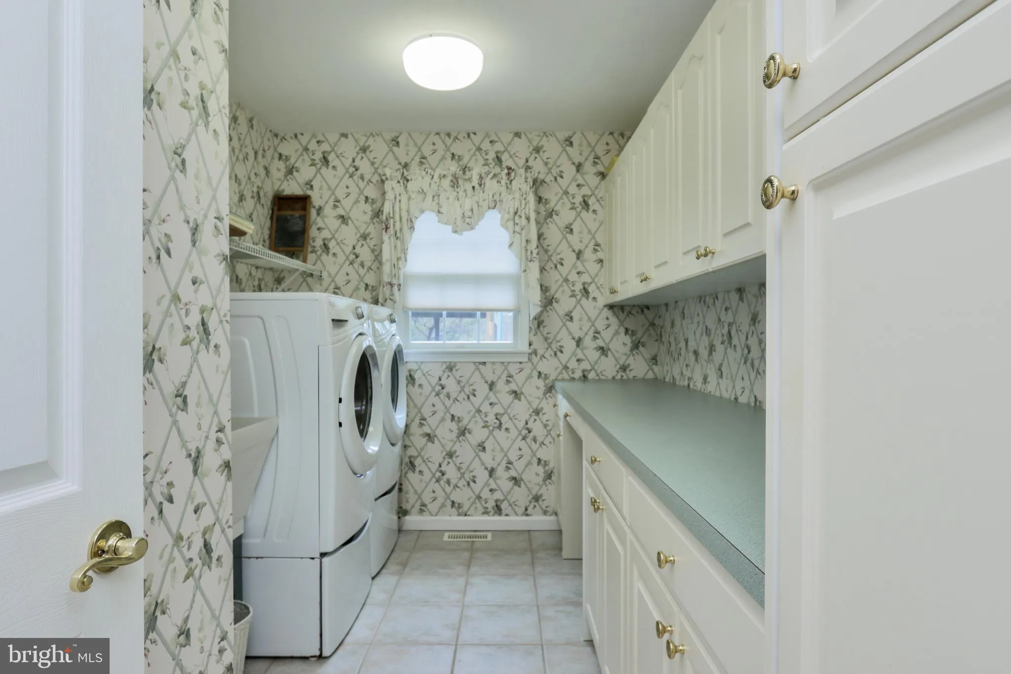 Barnegat Light, New Jersey 08006, United States, 4 Bedrooms Bedrooms, ,4 BathroomsBathrooms,Residential,Contingent,109892