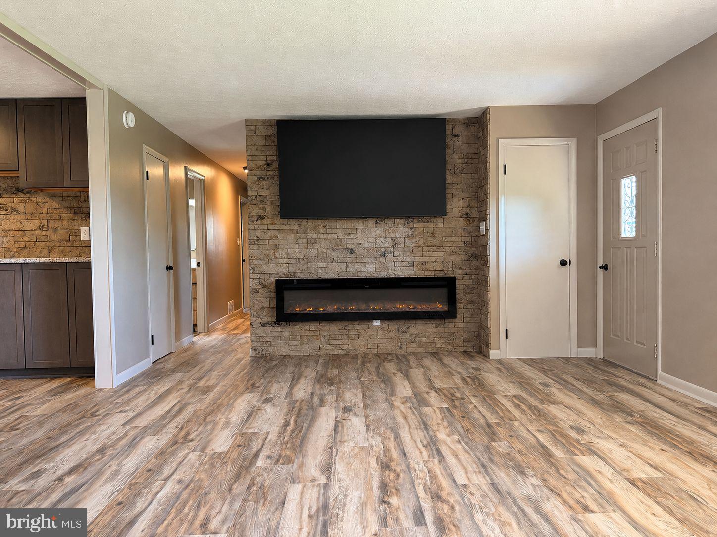 2111 BLACK OAK